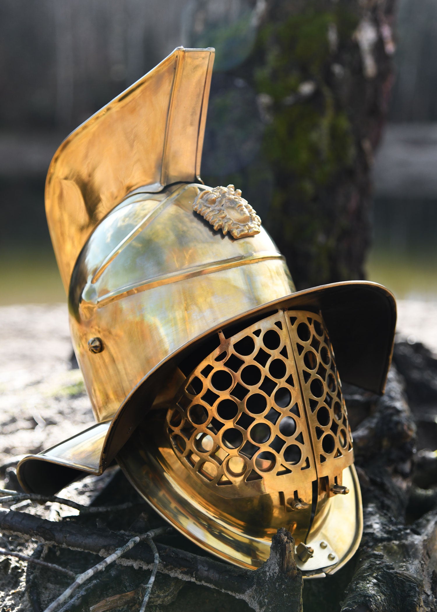 Imagen única de: Casco De Gladiador Pompeya, Latón