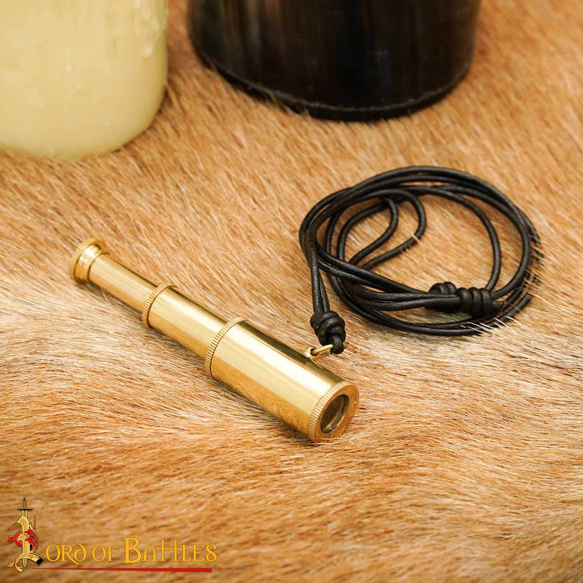 Imagen única de: Colgante Pirata Telescopio de Latón - Mini Collar Catalejo para Disfraces Históricos Náuticos