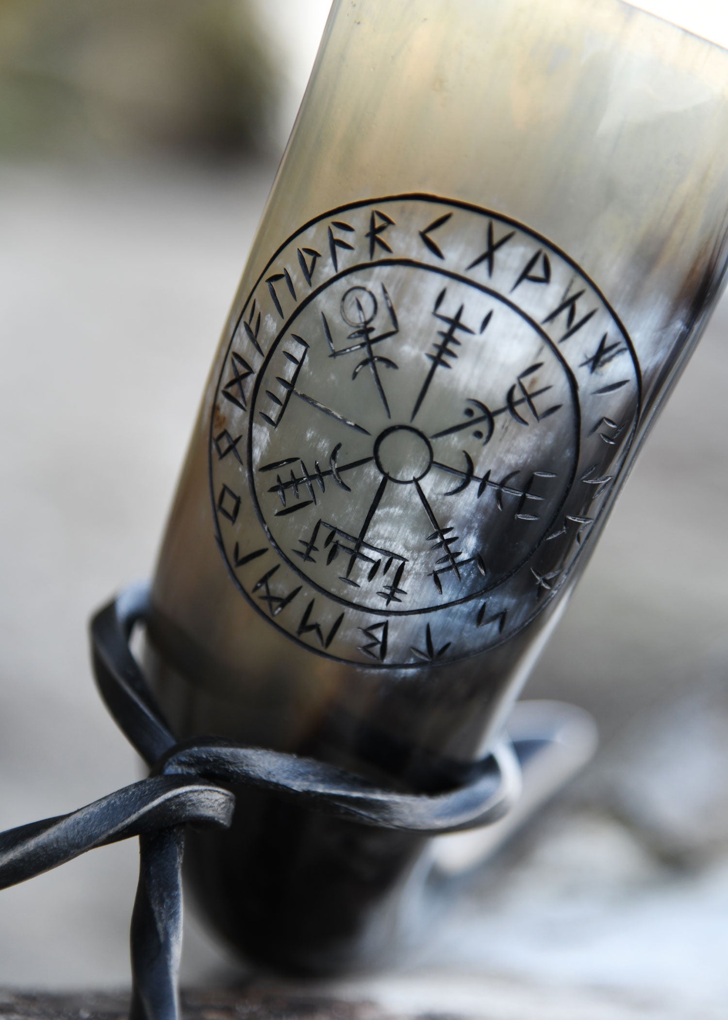 Imagen única de: Cuerno Para Beber Con Soporte - Vegvísir