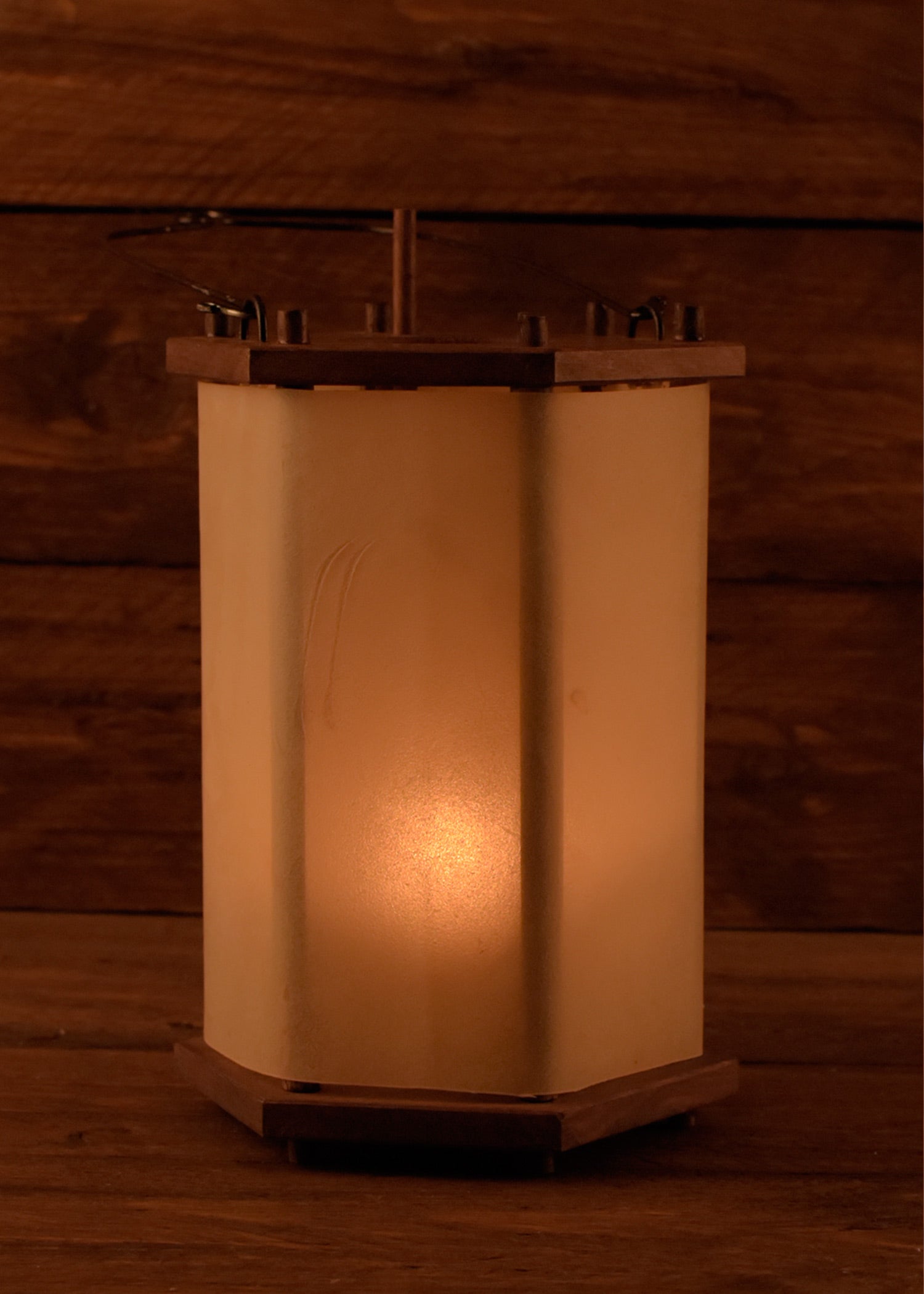 Imagen 3 - Farol De Madera Con Cuero Crudo.