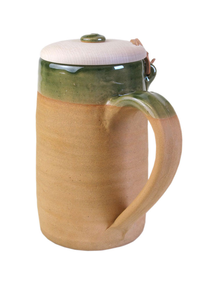Imagen única de: Jarra De Cerveza Histórica De Arcilla, 0,5 Litros Con Tapa Abatible De Madera