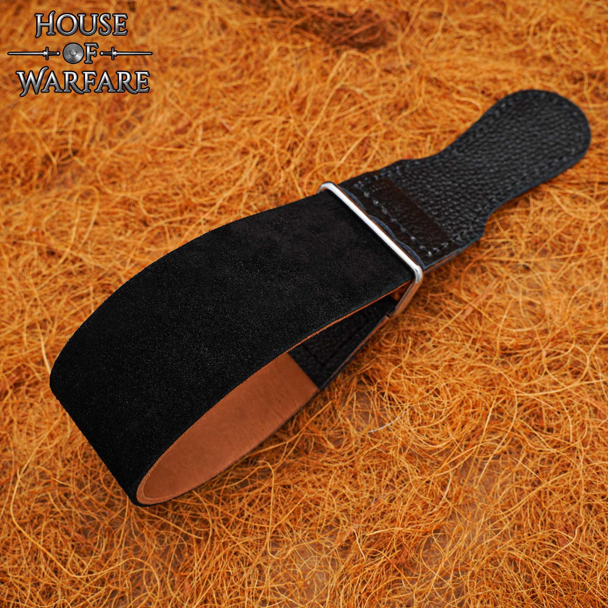 Imagen única de: Afilador de Navajas de Cuero Auténtico de Primera Calidad con Lazo Metálico - Correa de Afilar de Cuero Negro para Cuchillos y Navajas