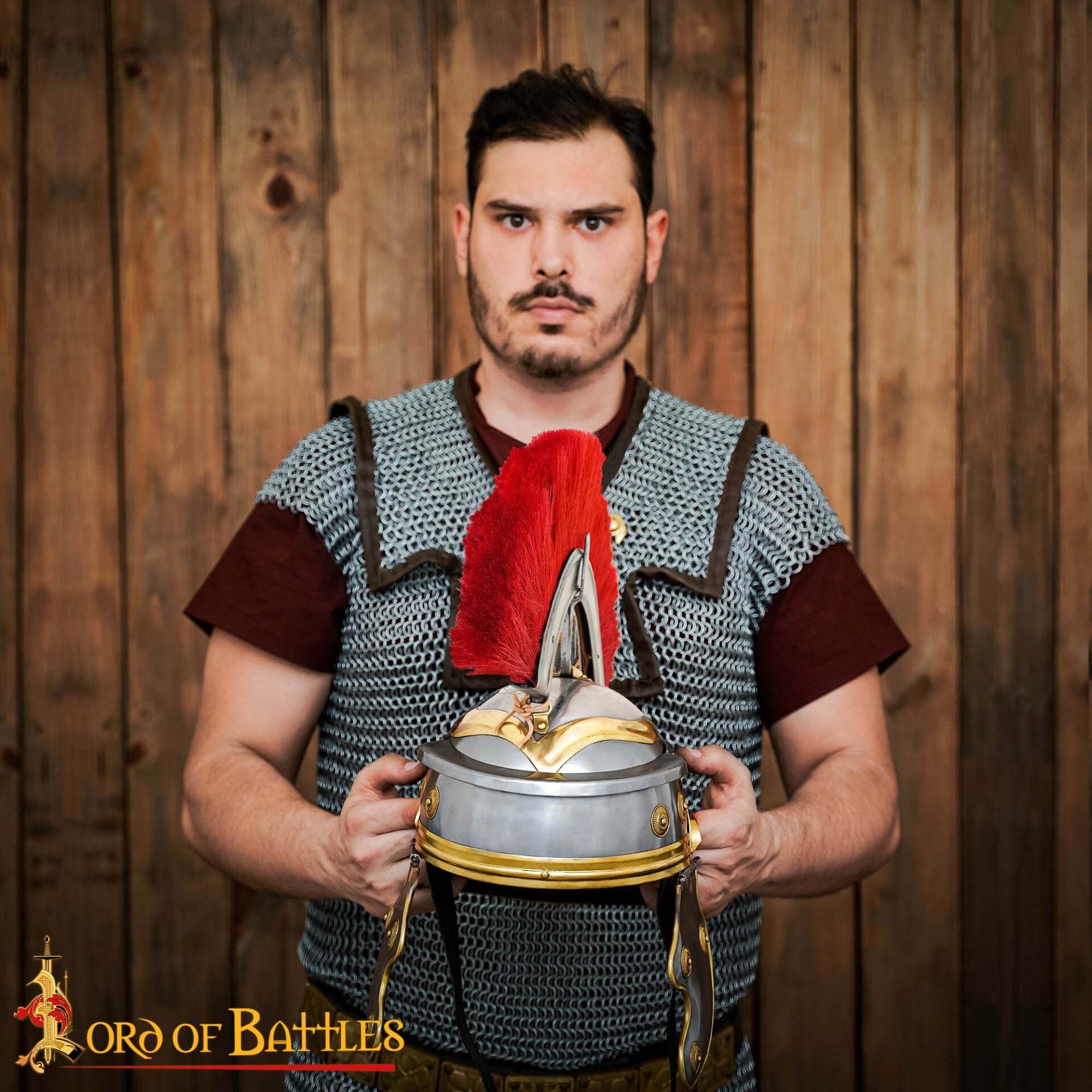 Imagen única de: Casco de Galo Imperial Romano del Siglo I con Cresta Roja, Hecho a Mano de Forma Tradicional - Acero y Latón Pulidos