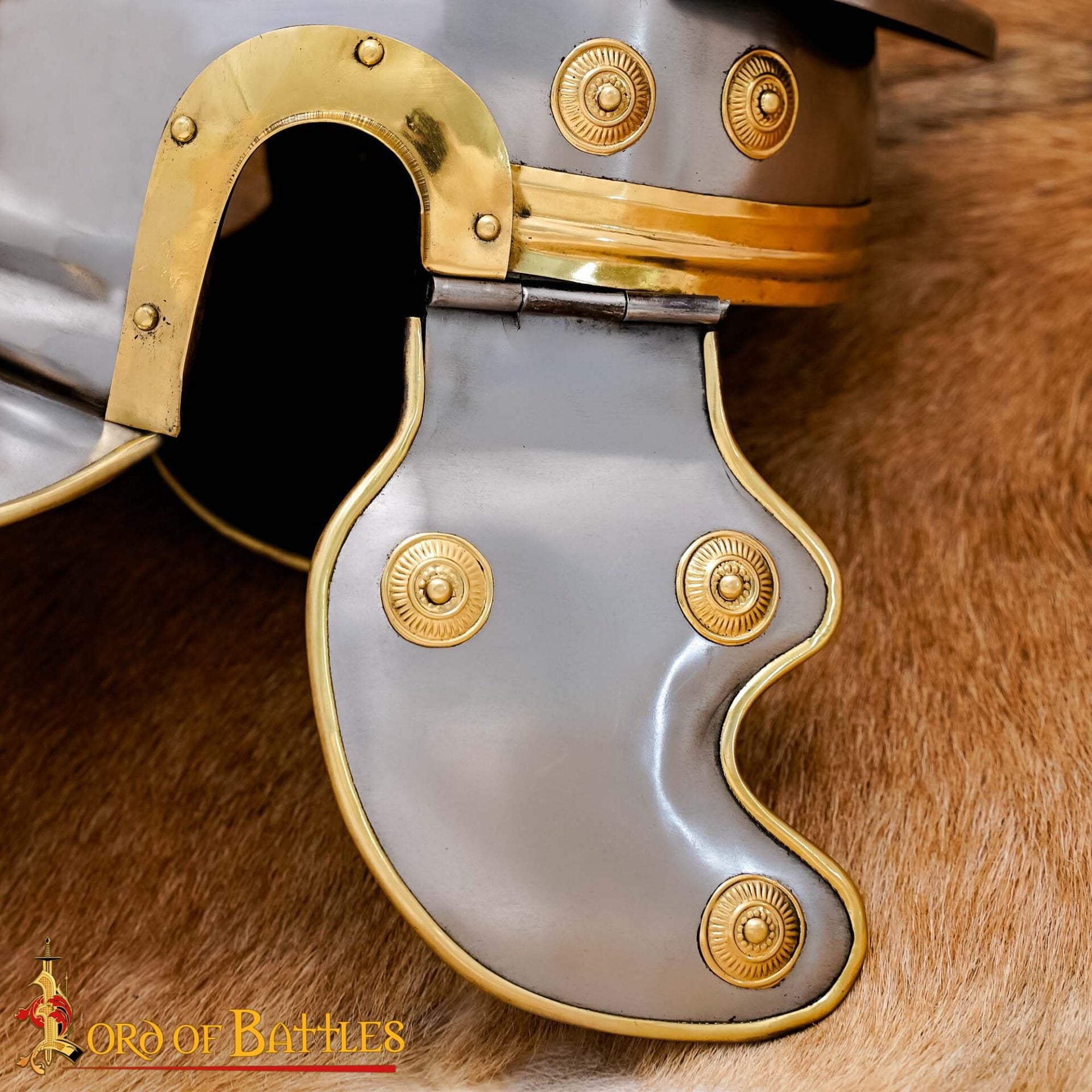 Imagen única de: Casco de Galo Imperial Romano del Siglo I con Cresta Roja, Hecho a Mano de Forma Tradicional - Acero y Latón Pulidos