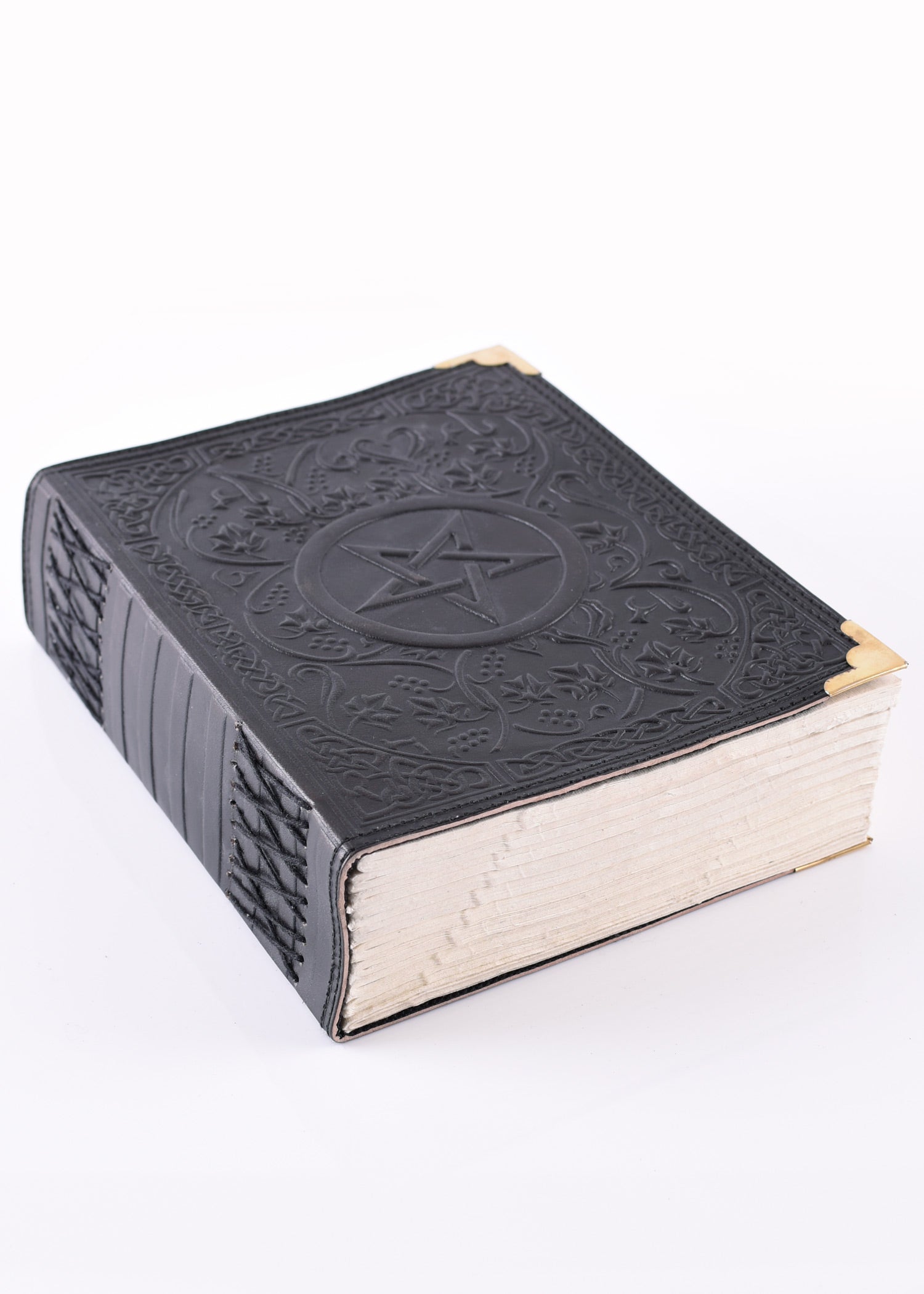 Imagen única de: Libro De Cuero Negro Con Pentagrama, Aprox. 18 X 23 Cm.