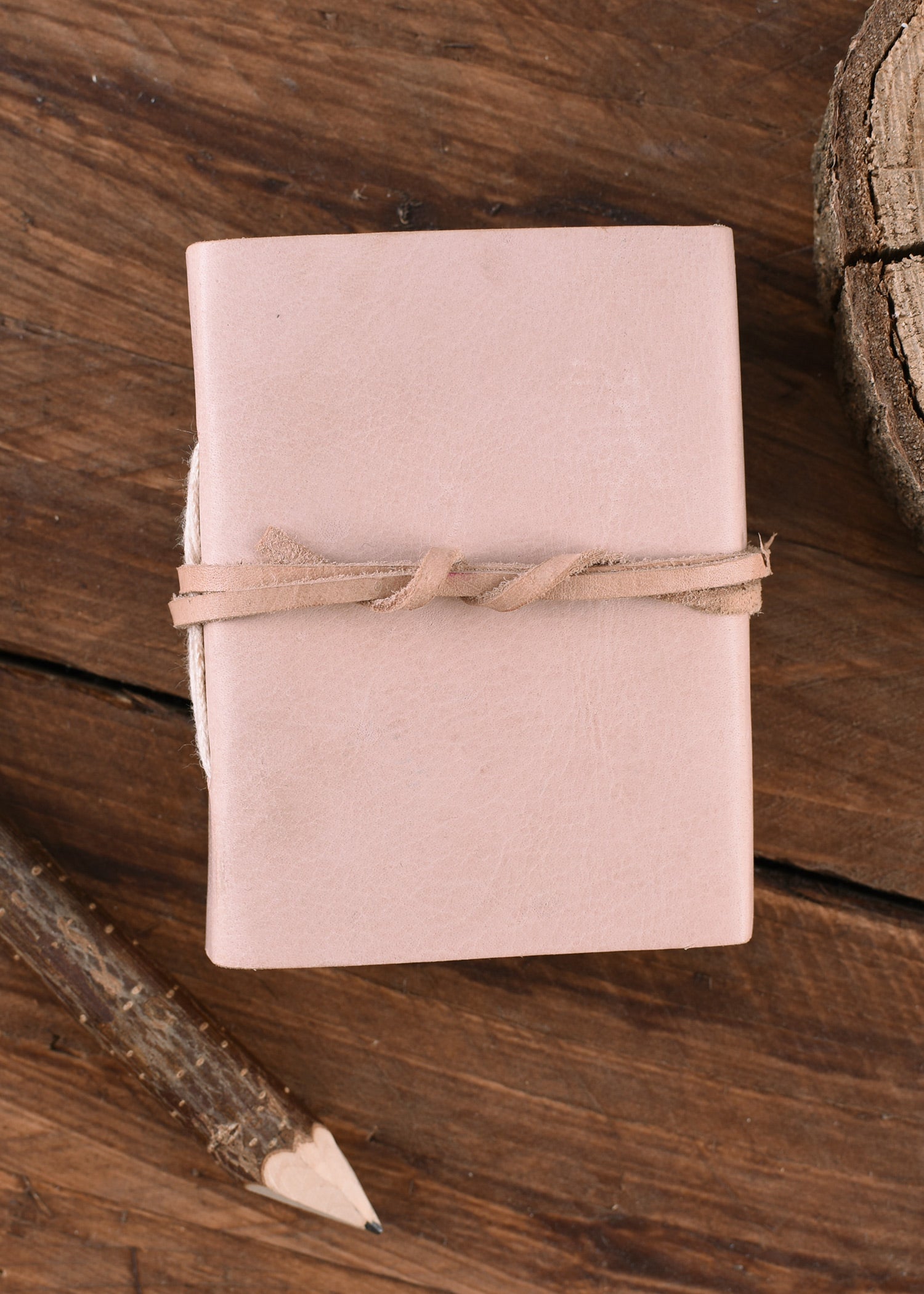 Imagen única de: Libreta Pequeña Con Tapa De Piel, Color Natural, 200 Páginas