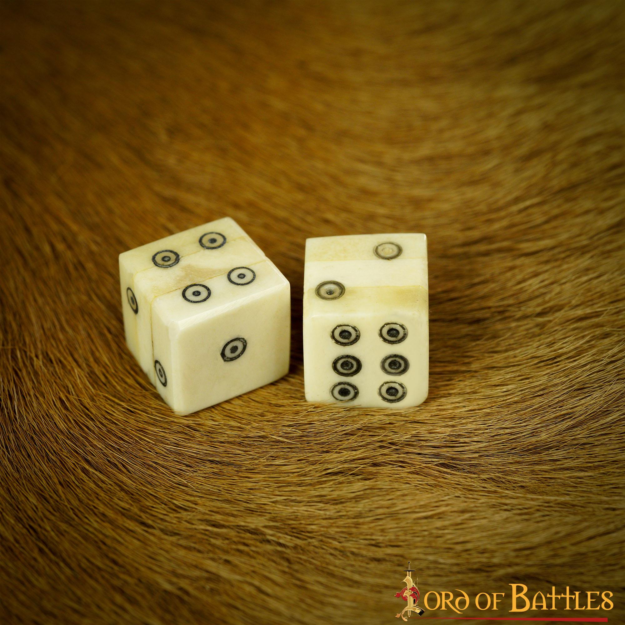 Imagen única de: Dados Romanos de Hueso con Teselas - Juego de 6 Dados en Espiral Hechos a Mano (hueso Pulido)
