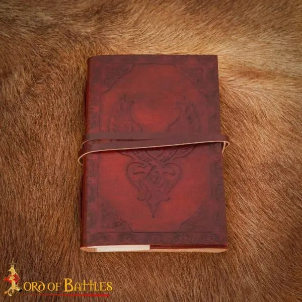 Imagen única de: Diario Medieval con Corazón de Alas Celtas Hecho a Mano en Piel Auténtica Diario Notas