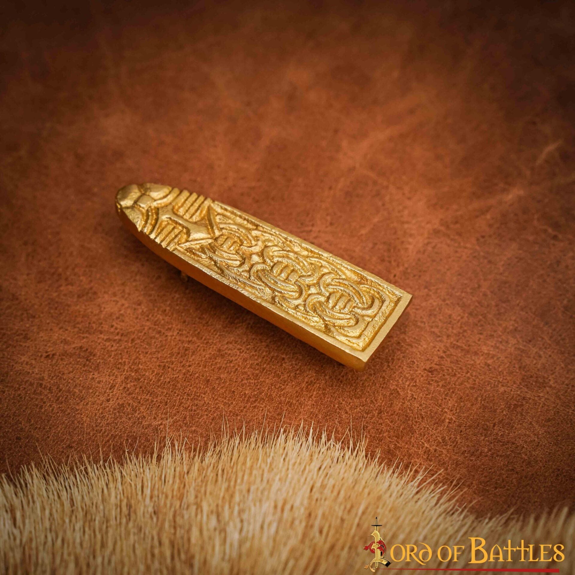 Imagen única de: Chape Medieval de Latón Macizo para Cinturón - Diseño de Nudo Celta - Extremo de Cinturón de Latón Puro