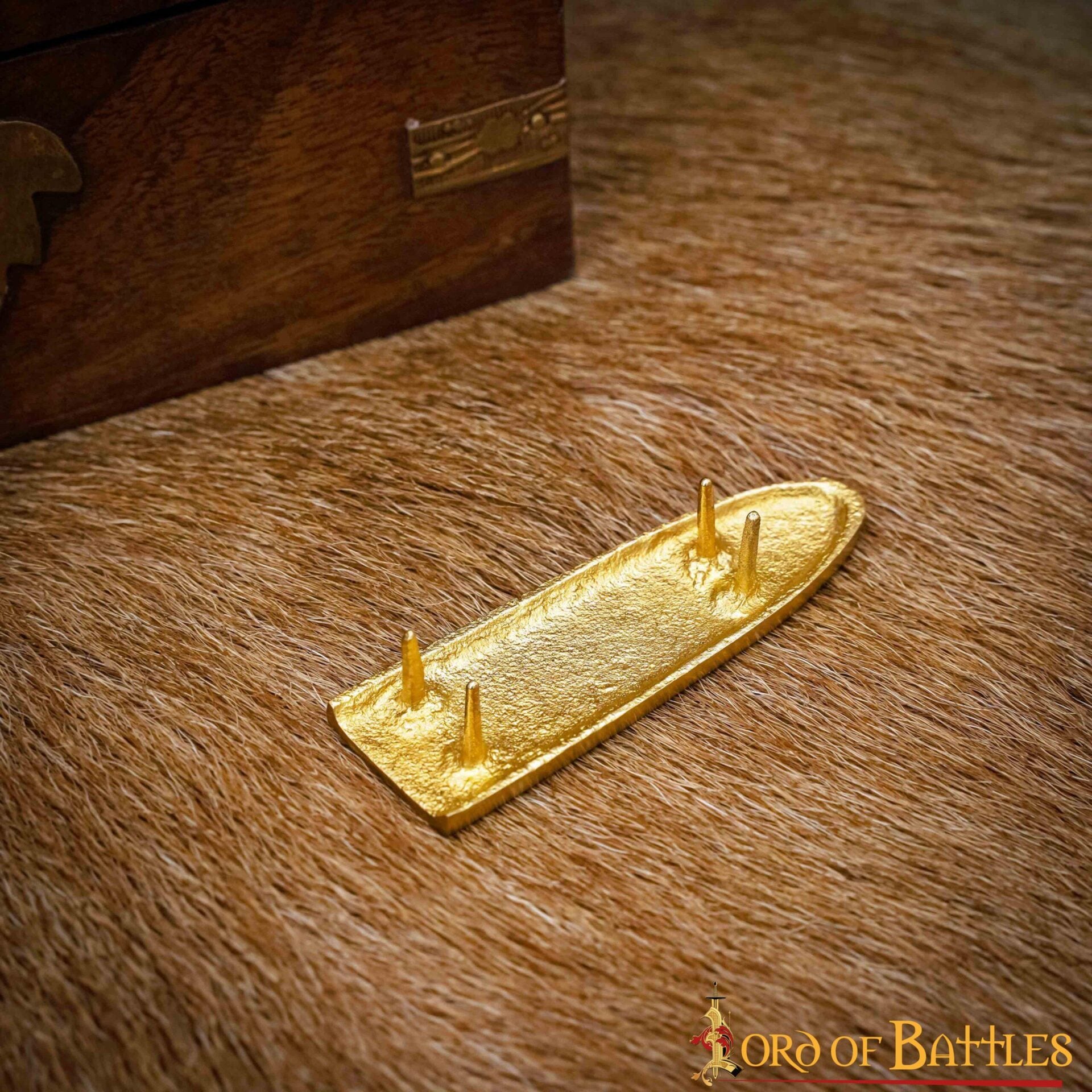 Imagen única de: Chape Medieval de Latón Macizo para Cinturón - Diseño de Nudo Celta - Extremo de Cinturón de Latón Puro