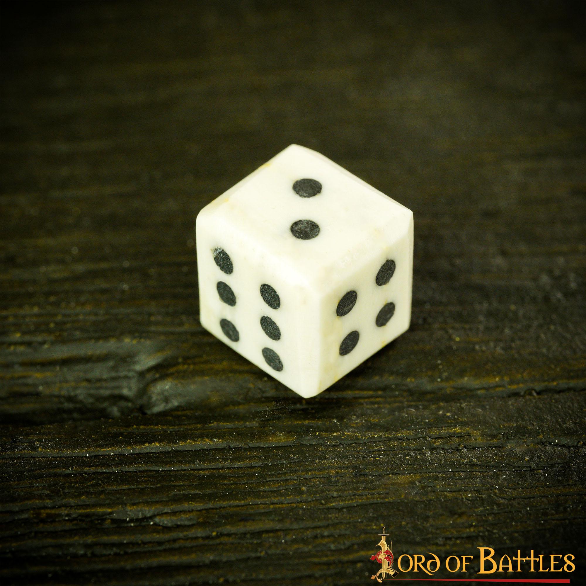 Imagen única de: Dados Medievales de Hueso - Juego Artesanal de 6 (hueso de Buey, 1,2 Cm)