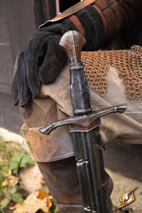 Imagen única de: Espada De Guardabosques Desgastada Por La Batalla
