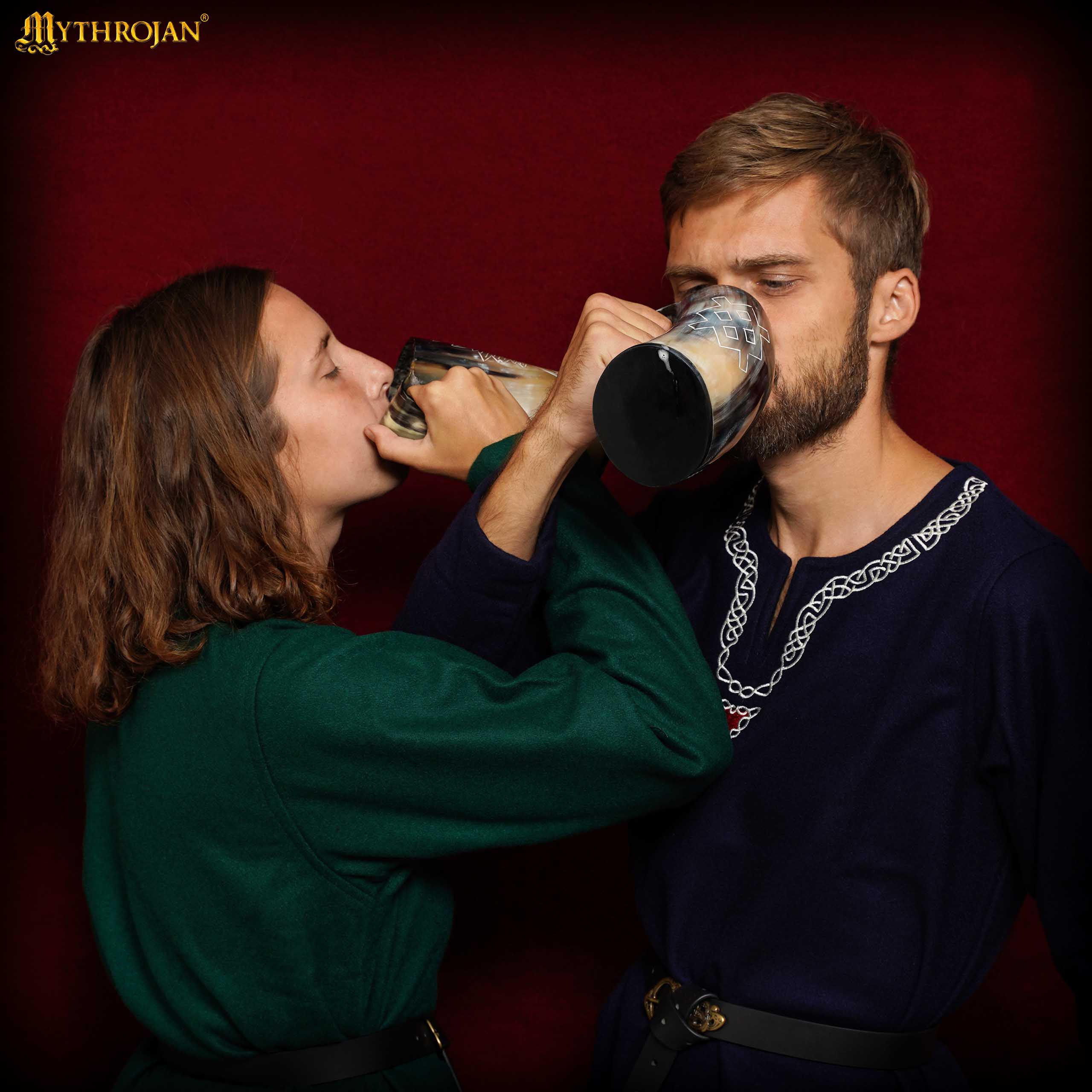 Imagen única de: Vaso Mythrojan Vaso Vikingo con Asa y Hebilla Medieval Renacimiento con Correa de Cuero - Patern Único 800ml