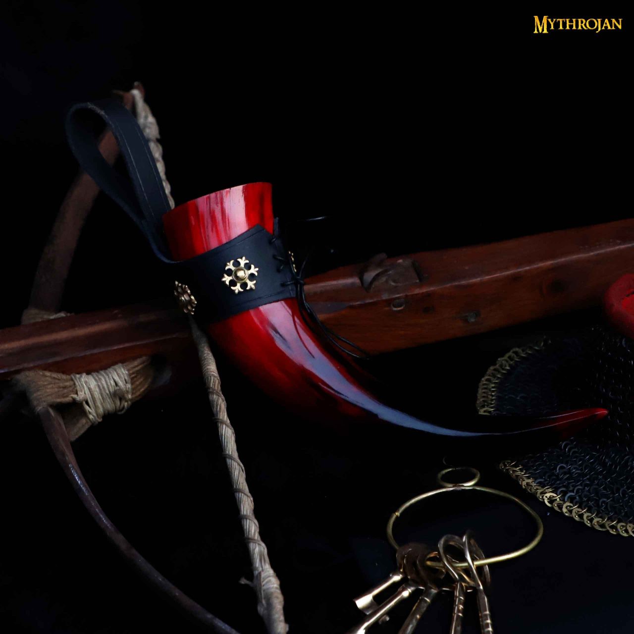 Imagen única de: Taza Medieval para Beber Hidromiel 400ml Rojo Vikingo Cuerno de Buey con Soporte de Cuero Negro Pulido