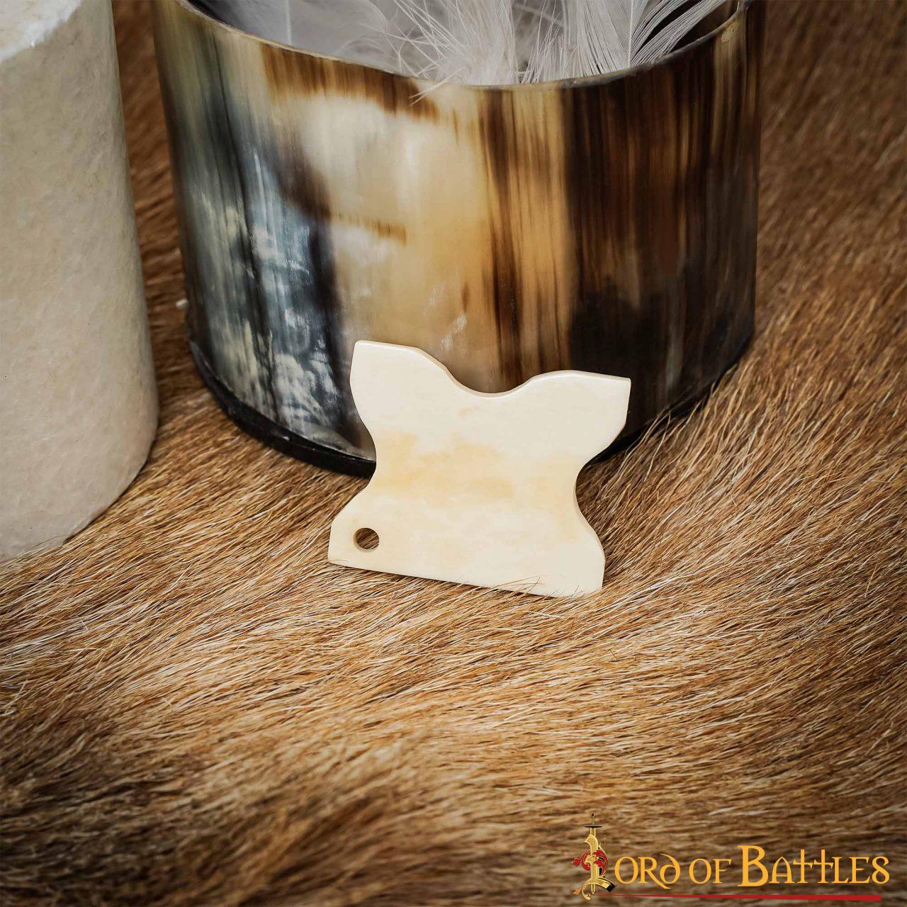 Imagen única de: Enrollador de Hilo Vikingo de Hueso de Buey Pulido - Herramienta Tradicional Nórdica para Hilos