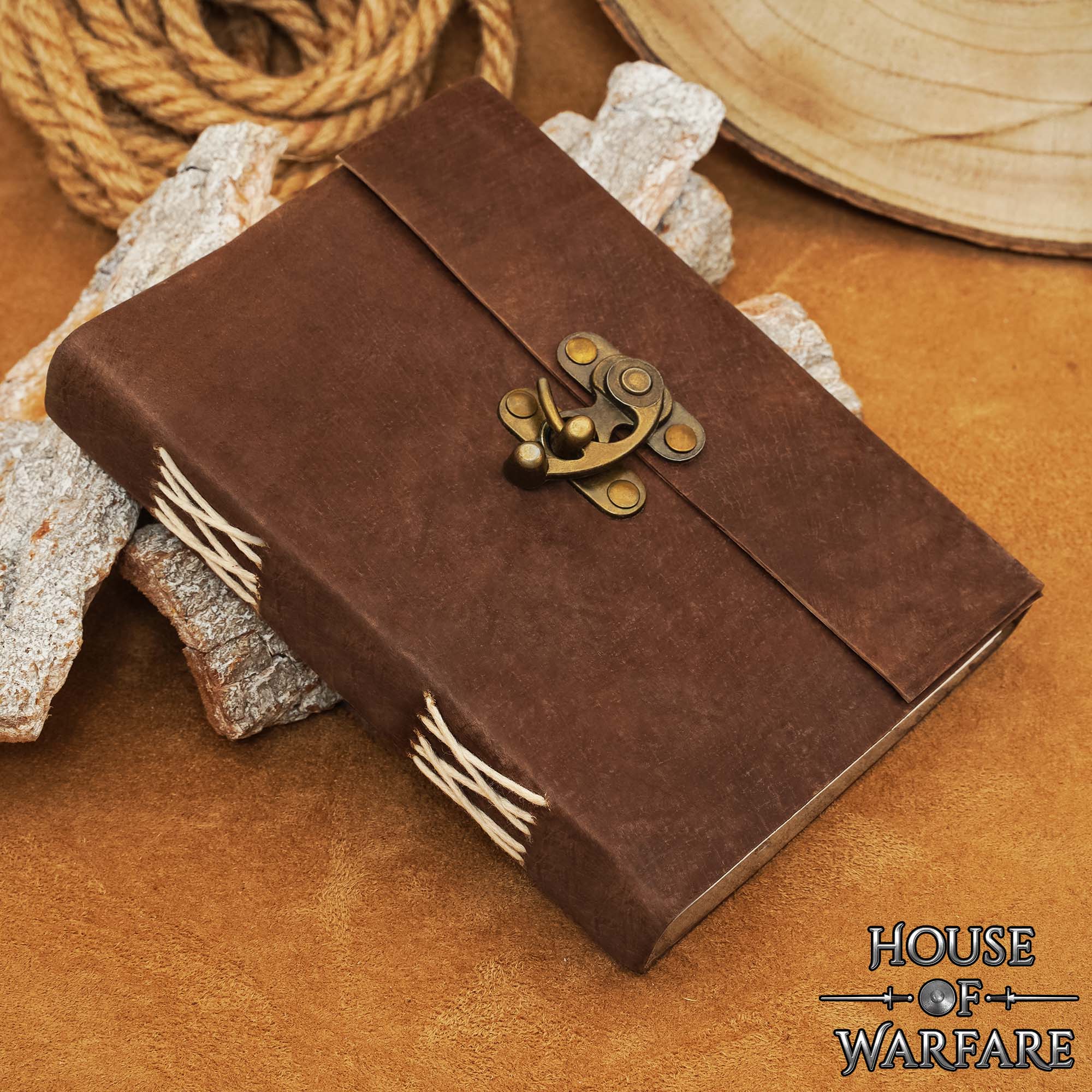 Imagen única de: Diario Medieval de Cuero con Cerradura Diario Artesanal de Cuero Auténtico