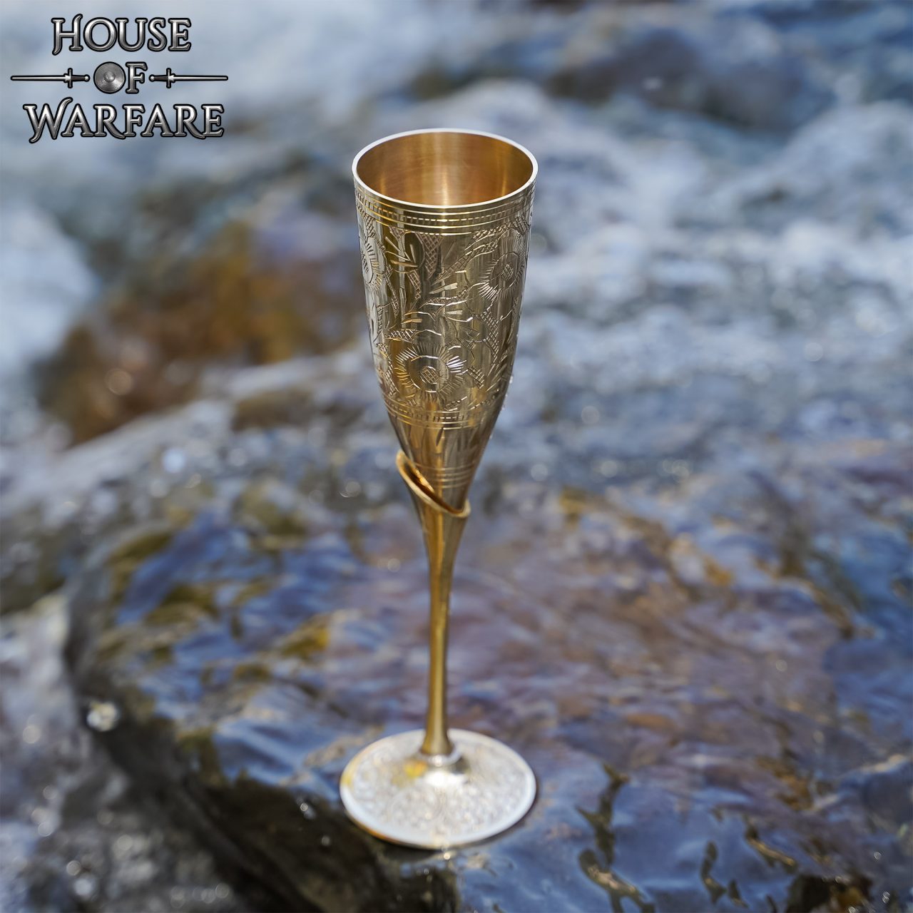 Imagen única de: Cáliz Copa de Latón Grabado con Motivo Floral - Decoración Artesanal Medieval
