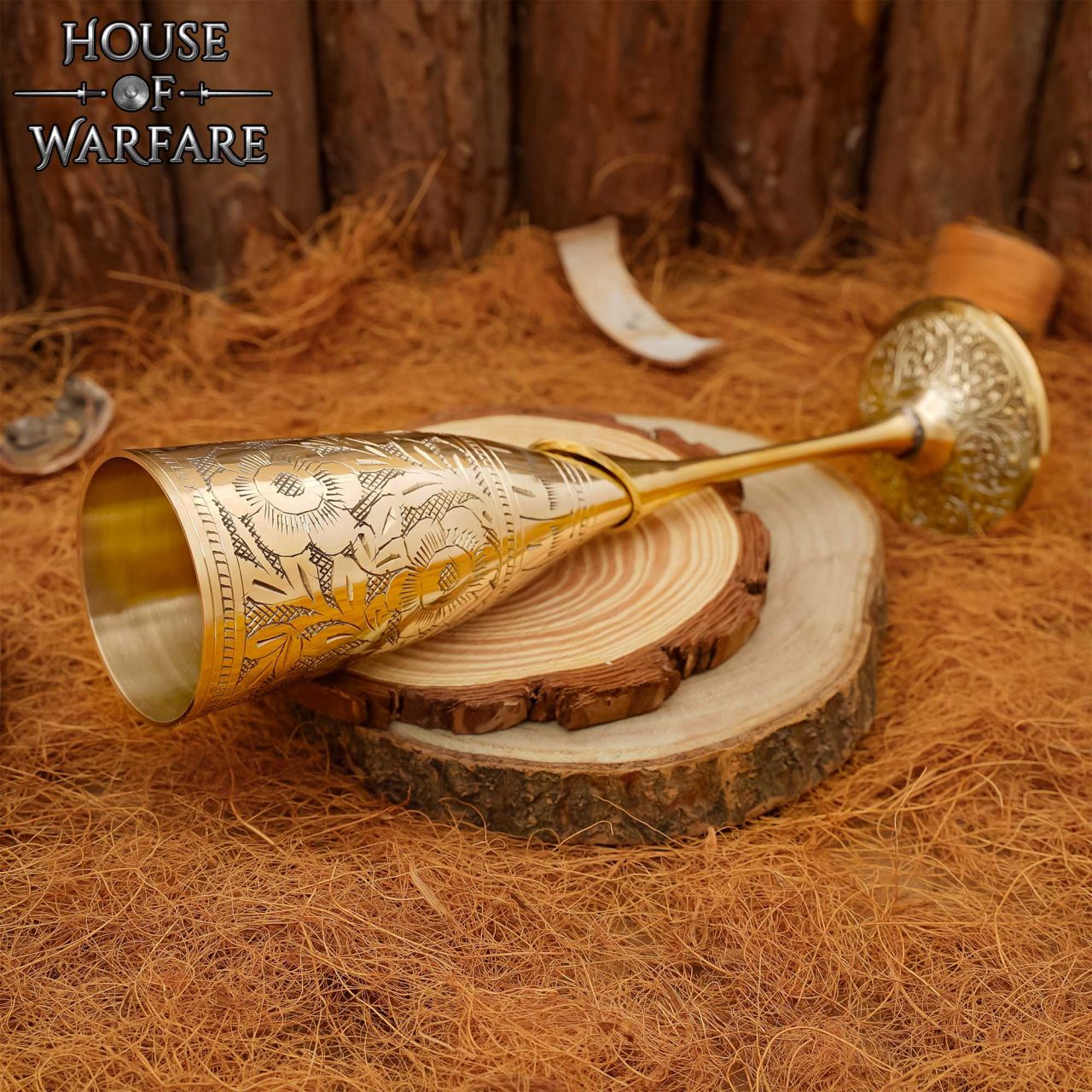Imagen única de: Cáliz Copa de Latón Grabado con Motivo Floral - Decoración Artesanal Medieval