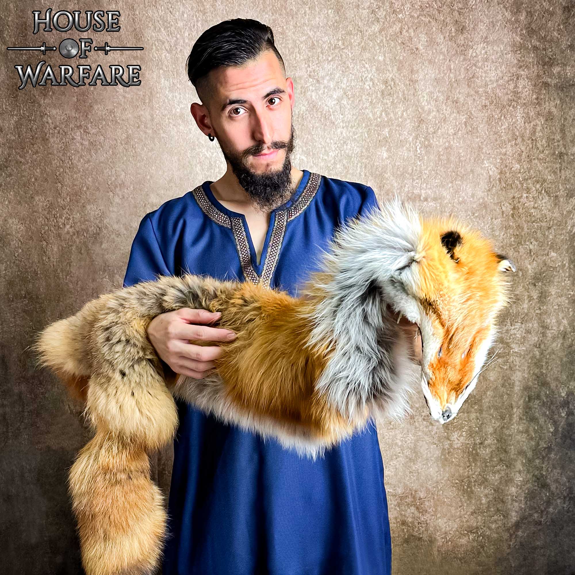 Imagen única de: Fantasía Medieval Vikingo Piel de Zorro Natural