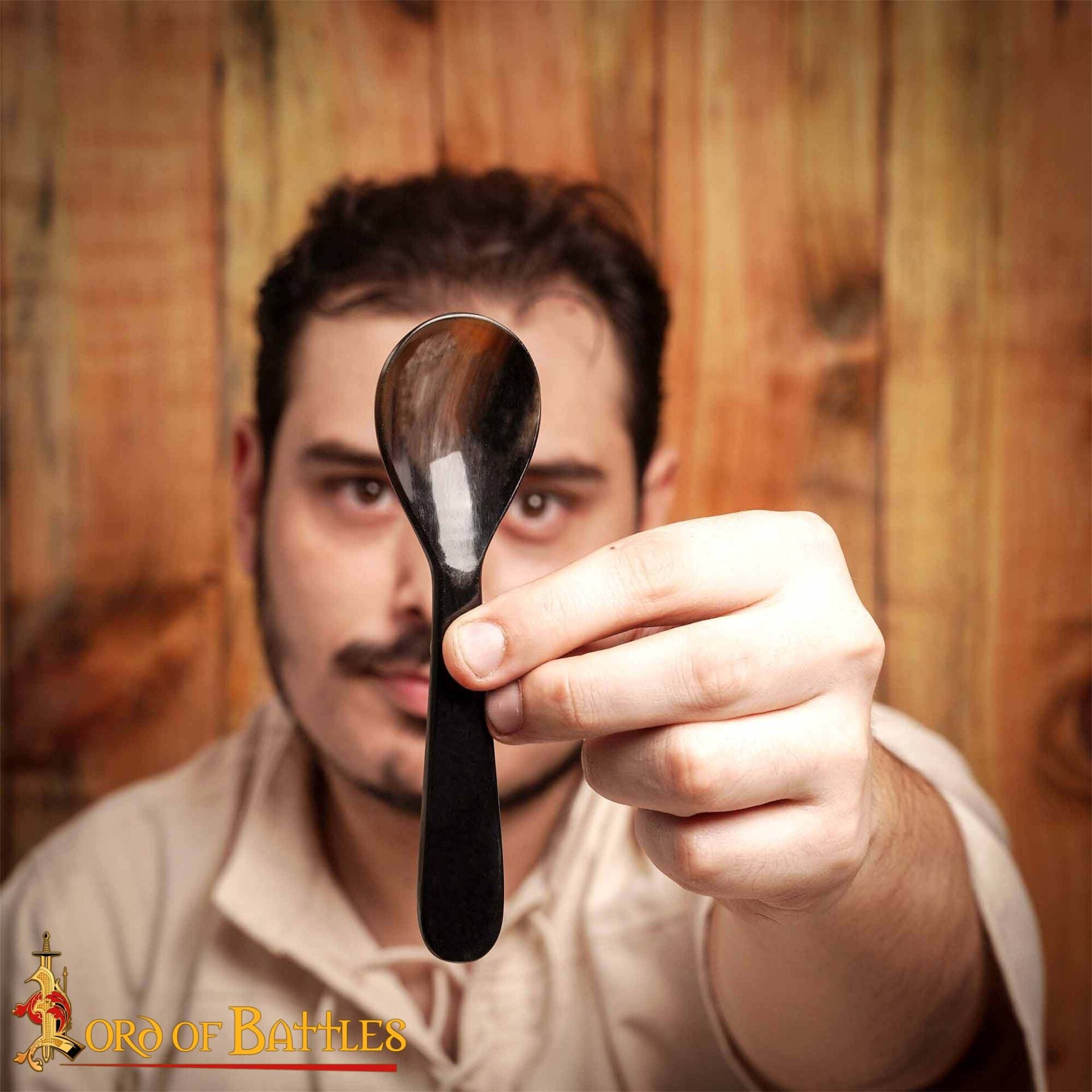 Imagen única de: Cuchara Medieval de Cuerno - Hecha a Mano con Cuerno de Buey Natural