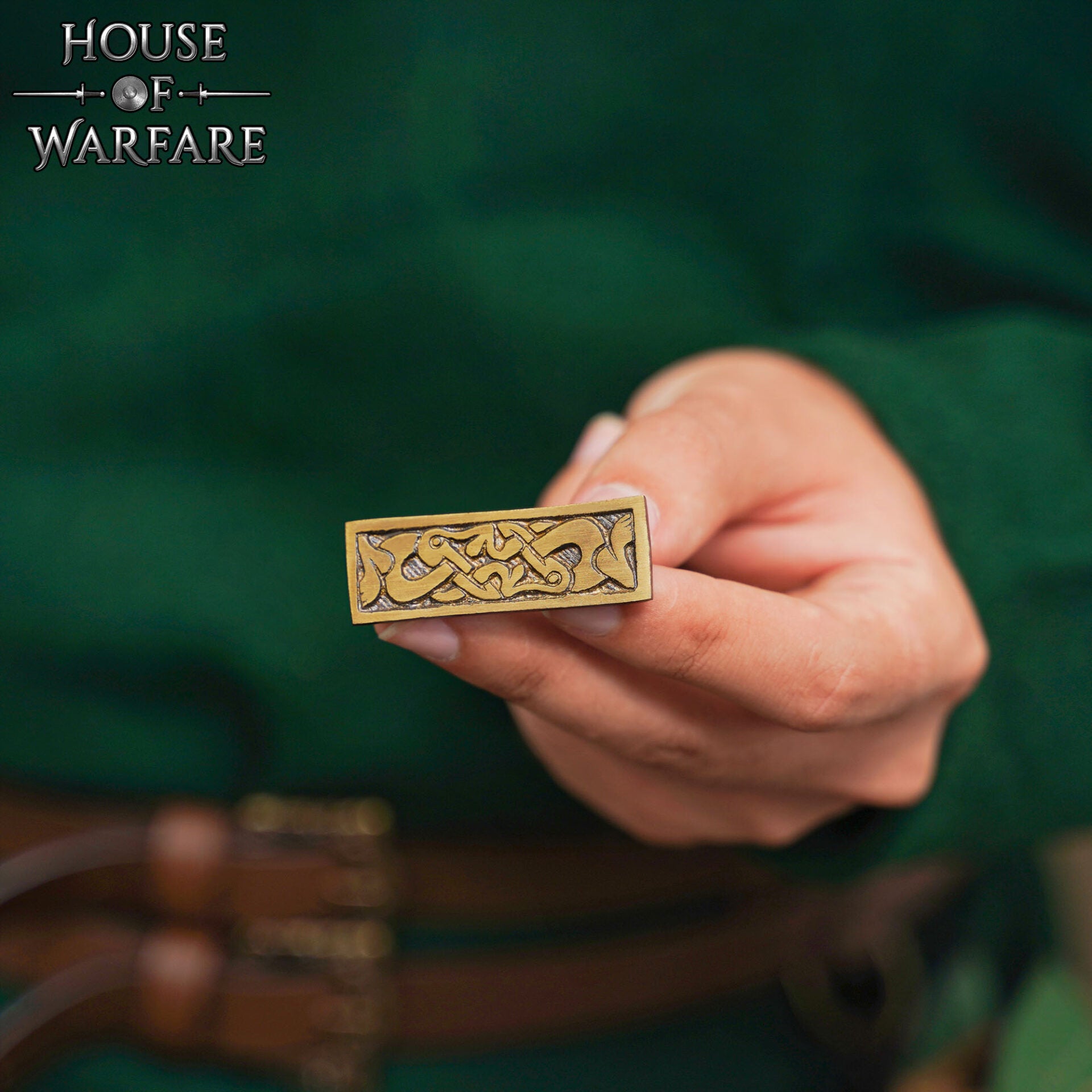 Imagen única de: Placa de Montaje de Latón Vikingo - Acabado Antiguo Decoración Nórdica para Cinturón