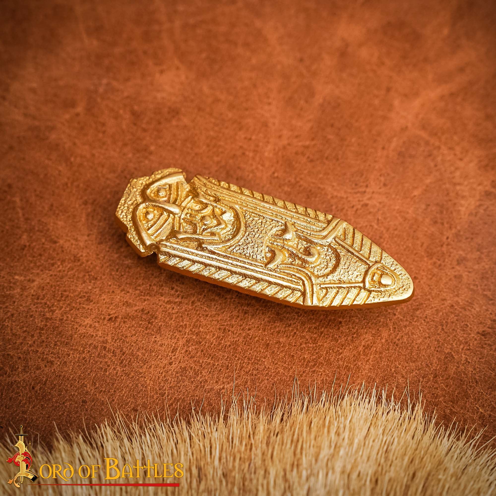 Imagen única de: Punta de Cinturón de Latón Vikingo - Chape Grabado - Accesorio Medieval de Latón Macizo para Cinturón