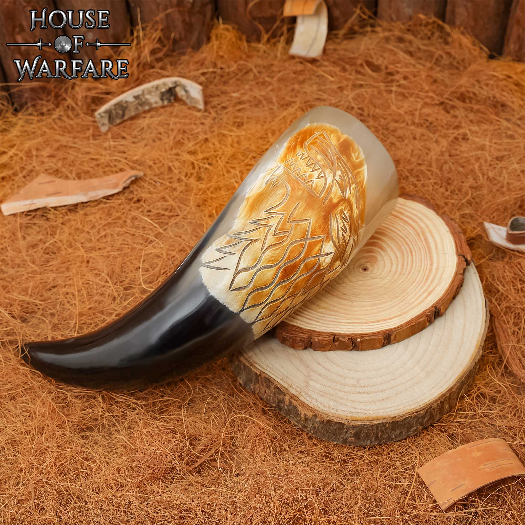 Imagen única de: Cuerno para Beber Vikingo Auténtico Fenrir Wolf - Cuerno de Buey Pulido Grabado a Mano - Inspiración Nórdica