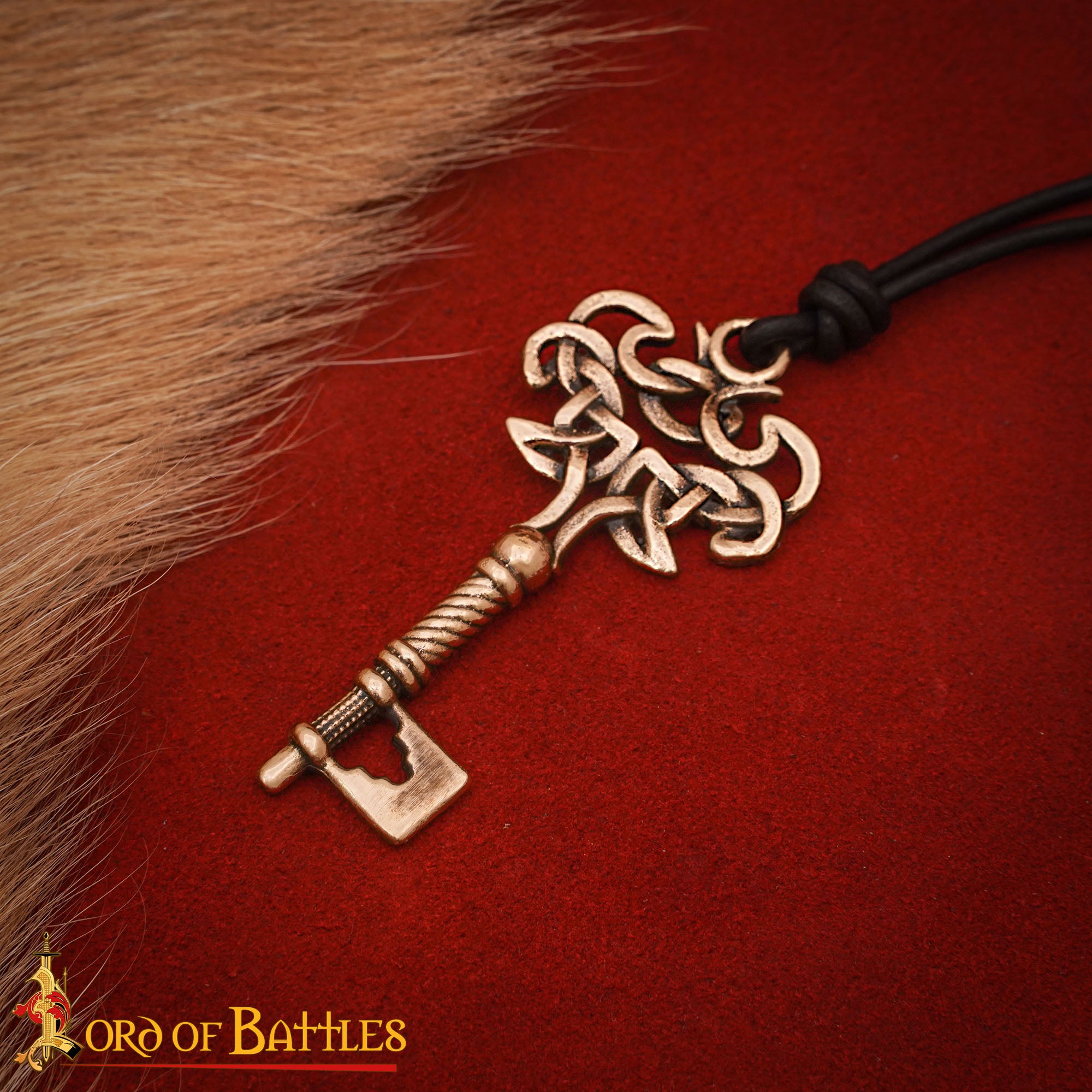 Imagen única de: Collar Colgante Llave Vikinga de Bronce con Nudos Celtas