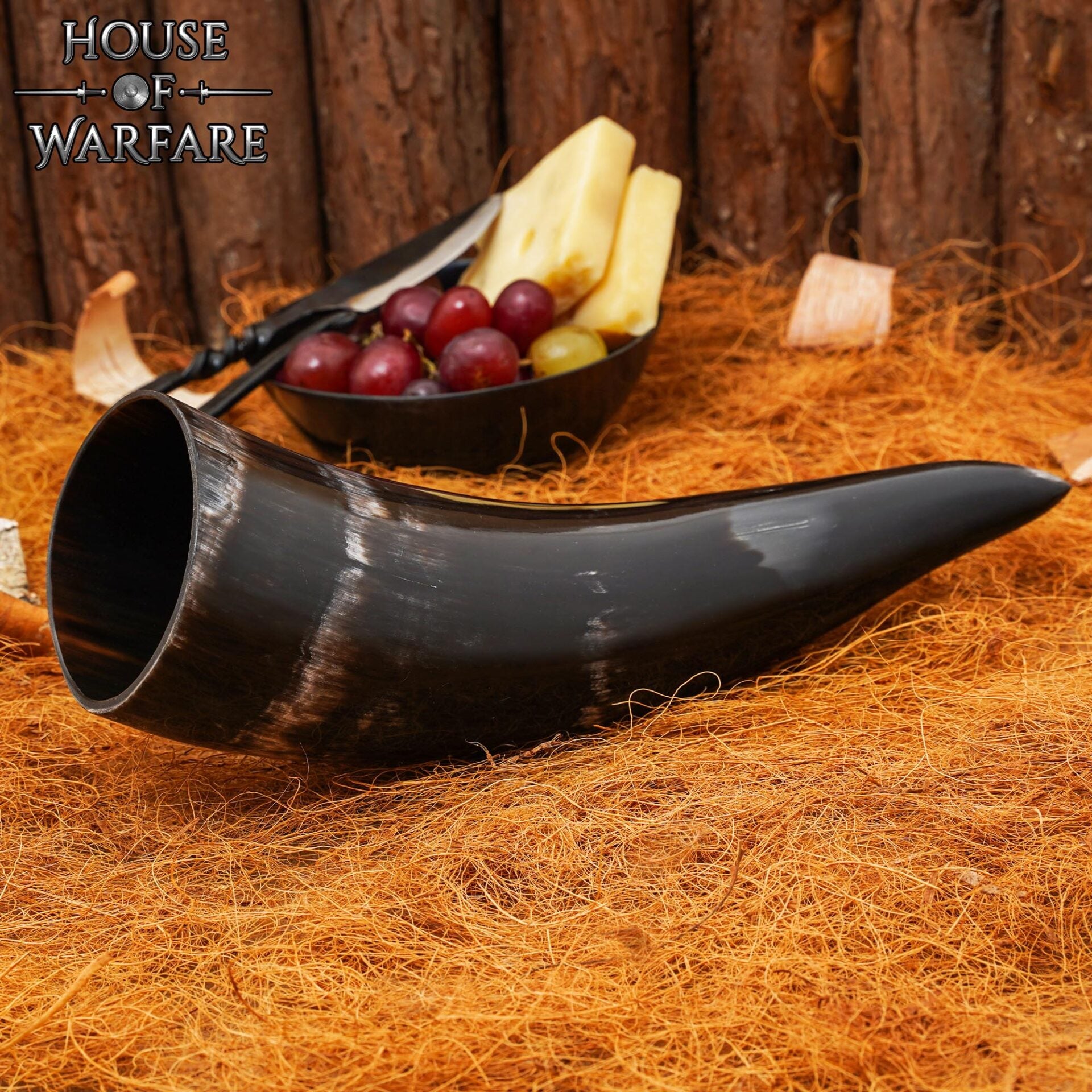 Imagen única de: Cuerno para Beber Vikingo con Diseño Helm Of Awe (200-300ml)