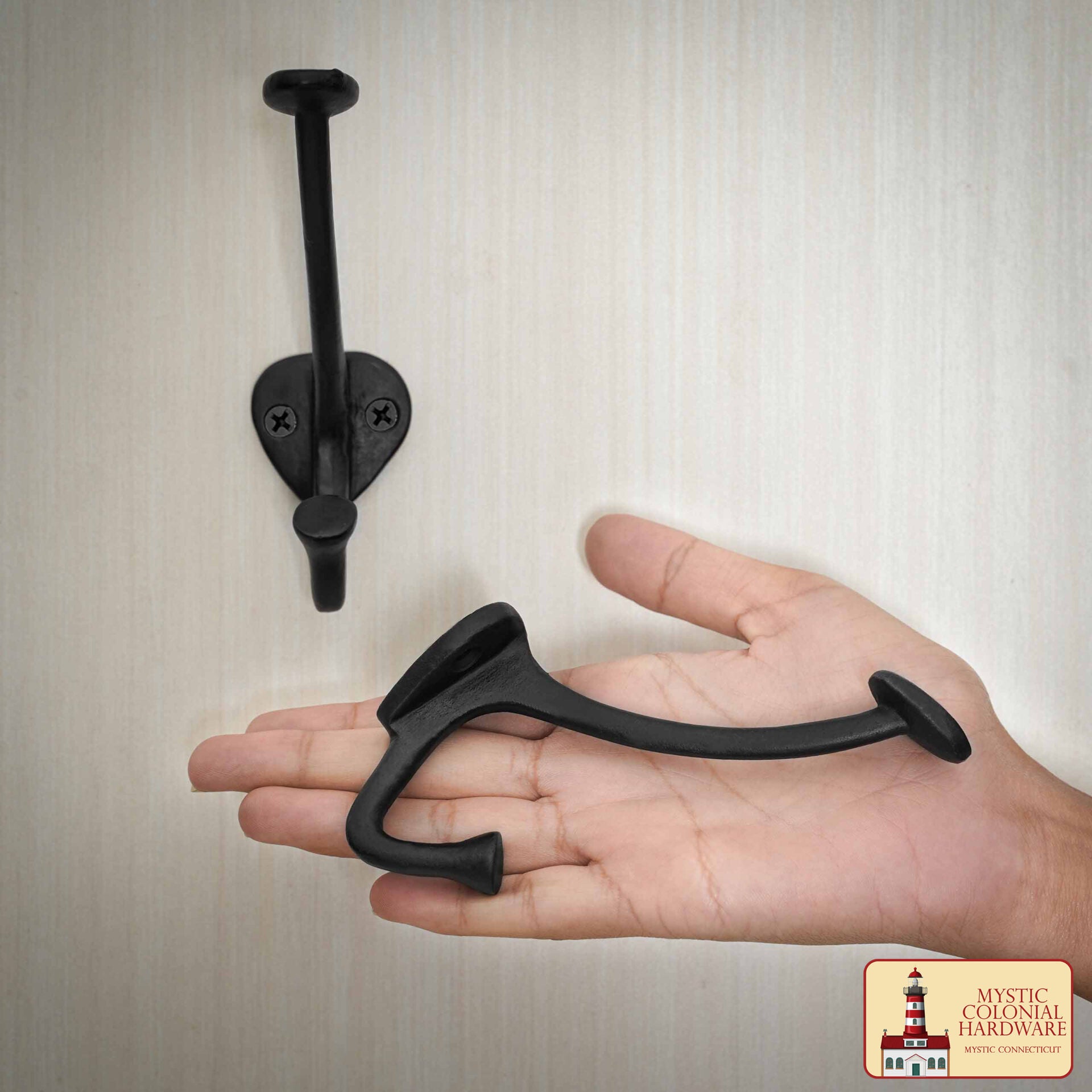 Imagen única de: Ganchos de Pared Rústicos de Hierro Fundido: Ideales para Ambientes Victorianos, Coloniales, Retro, Steampunk, Góticos y Barrocos (13.4x3.8) Cm