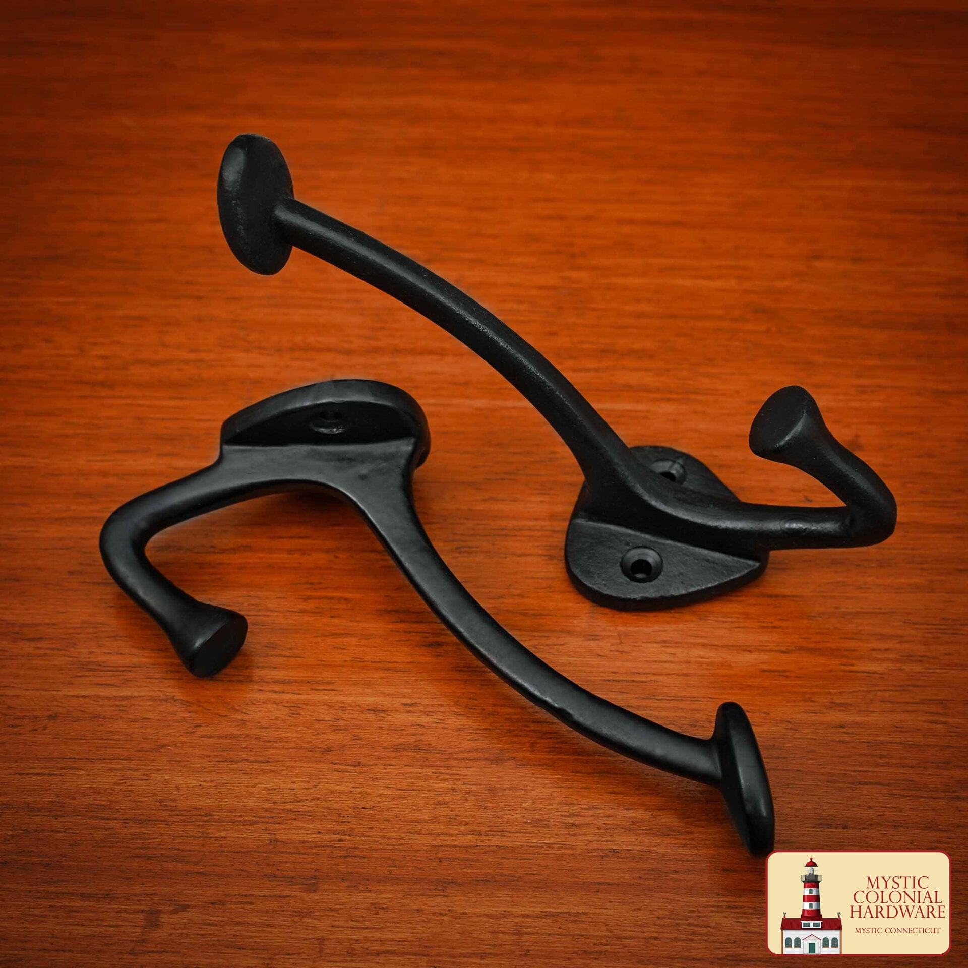 Imagen única de: Ganchos de Pared Rústicos de Hierro Fundido: Ideales para Ambientes Victorianos, Coloniales, Retro, Steampunk, Góticos y Barrocos (13.4x3.8) Cm