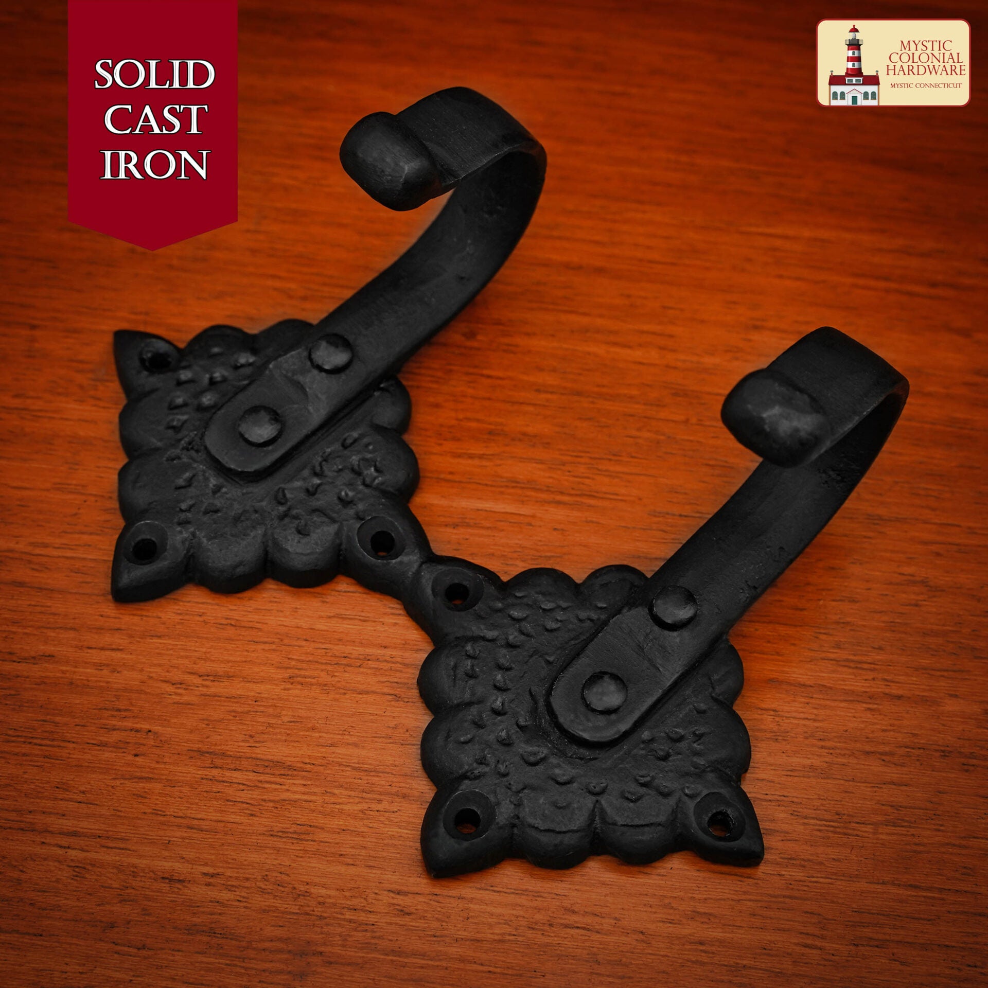 Imagen única de: Colonial Wrought Iron Wall Hooks - Juego de 2 Ganchos Negros Decorativos Forjados a Mano
