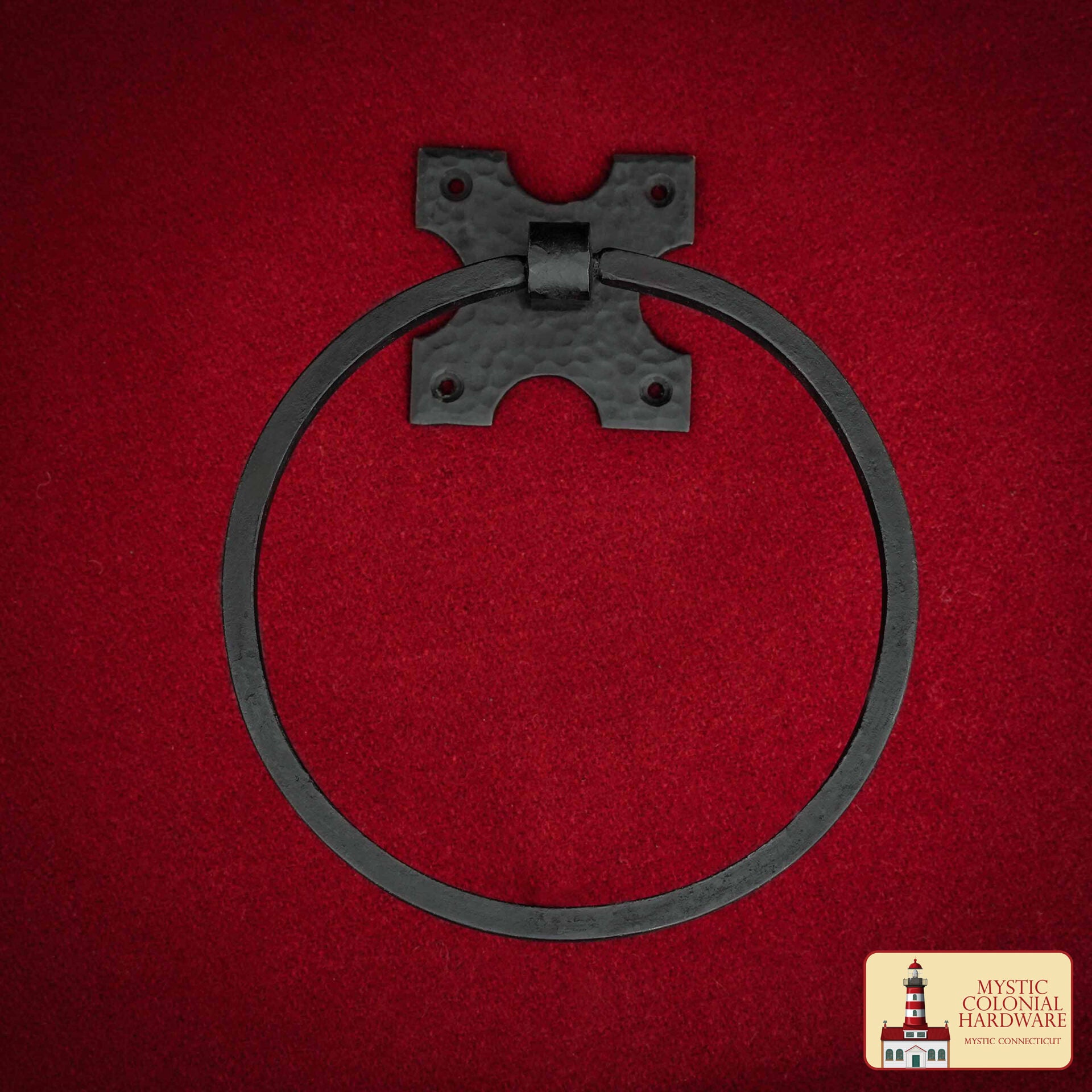 Imagen única de: Toallero de Pared Rústico Forjado a Mano: Ideal para Cuartos de Baño y Cocinas Victorianos, Coloniales, Retro, Steampunk, Góticos, Barrocos y Medievales, 15,9 Cm