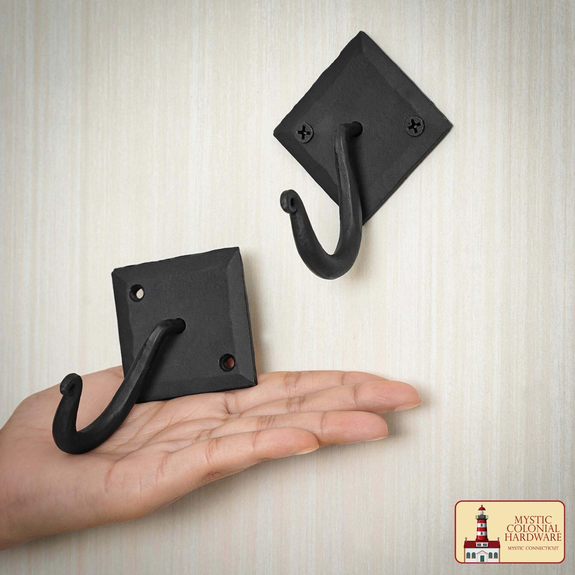 Imagen única de: Ganchos de Pared Rústicos de Hierro Fundido, Ganchos Utilitarios Retro Resistentes para Colgar Abrigos, Bolsos, Toallas, Batas, Sombreros y Más, Acabado: Ennegrecido con Aceite