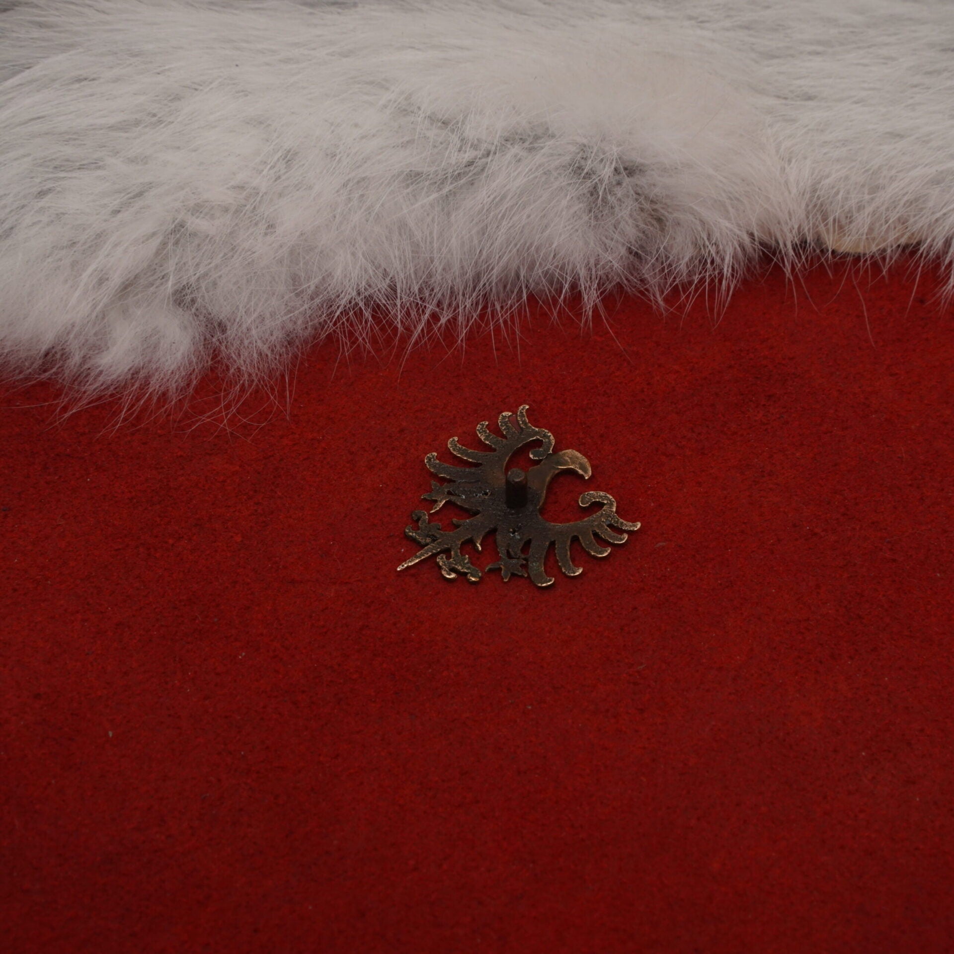 Imagen única de: Alfiler de Bronce Antiguo con Insignia de Águila Heráldica - Insignia de Bronce Macizo con Montura de Estilo Medieval