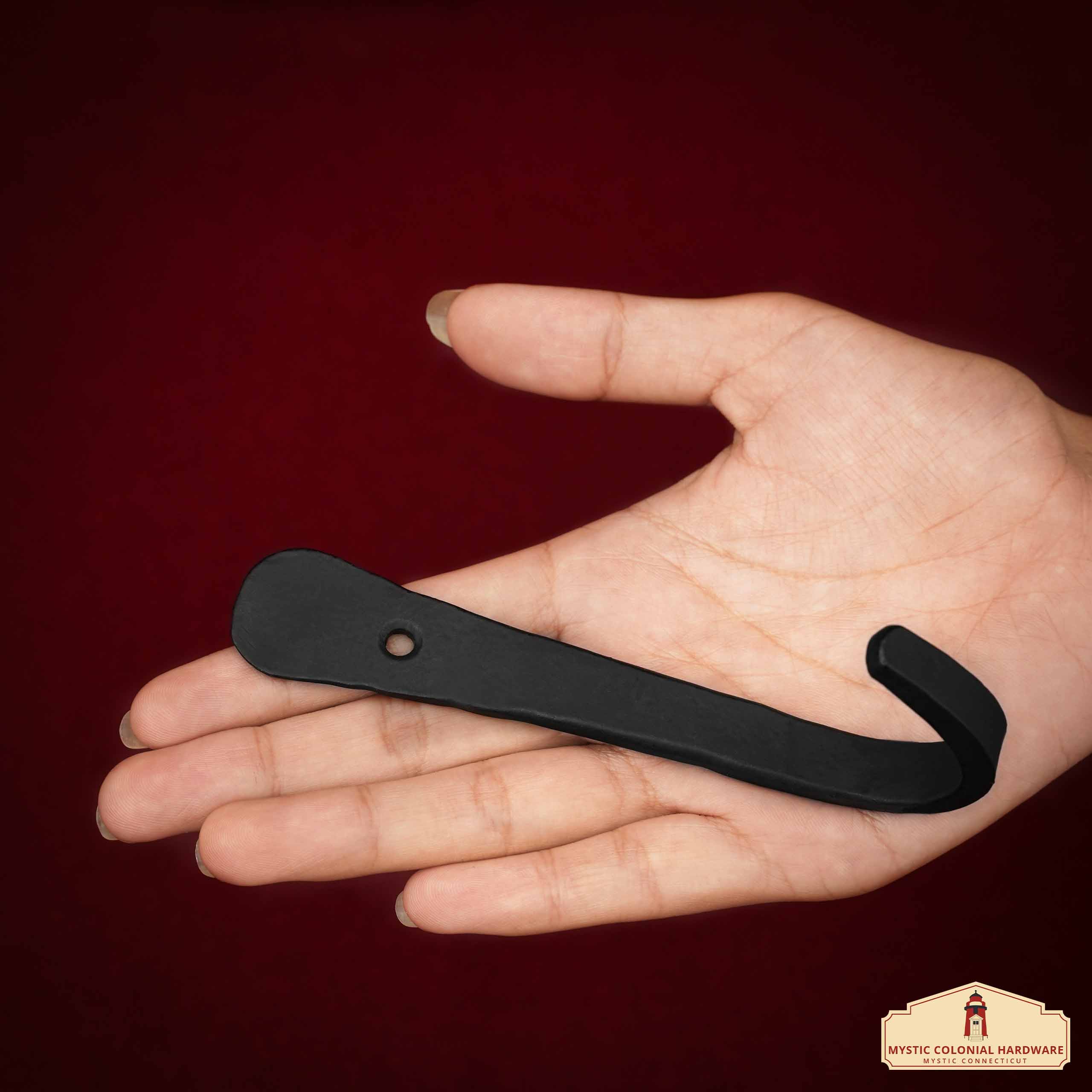 Imagen única de: Ganchos Rústicos de Hierro Forjado a Mano para Colgar en la Pared: Ideal para Ambientes Victorianos, Coloniales, Retro, Steampunk, Góticos, Barrocos y Medievales, (12.6x2.4) Cm