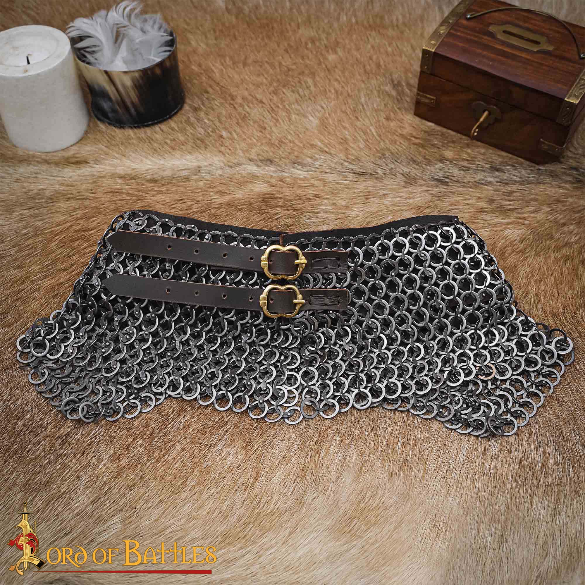 Imagen única de: Gorget de Cota de Malla / Estándar - Anillo Plano Remachado de 9 Mm con Anillos Sólidos Planos Alternos, Acero Inoxidable de Calibre 18 - Ideal para Combate en Escenarios y Recreaciones