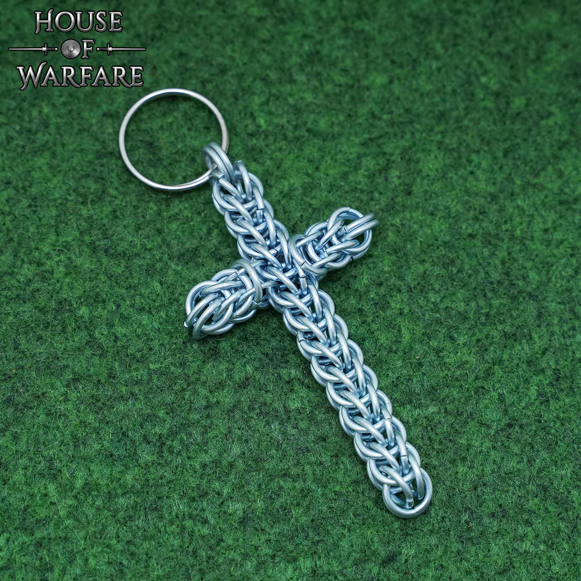 Imagen única de: Llavero Rústico con Cruz de Cota de Malla - Anillo Conificado de 10 Mm - Acero Dulce de Calibre 16 - Ideal para Larp, Cosplay y Reenactments