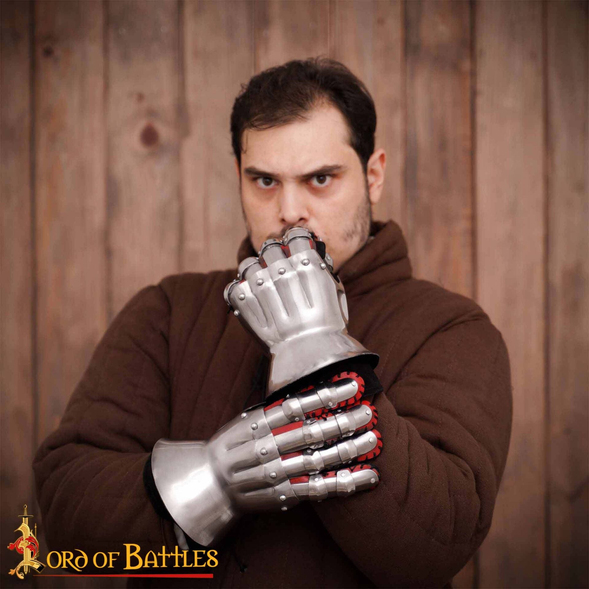 Imagen única de: Guanteletes Medievales de Reloj de Arena del Siglo Xiv - Guantes de Caballero Articulados de Acero de Calibre 16 - Auténtica Armadura Gótica de Protección para las Manos