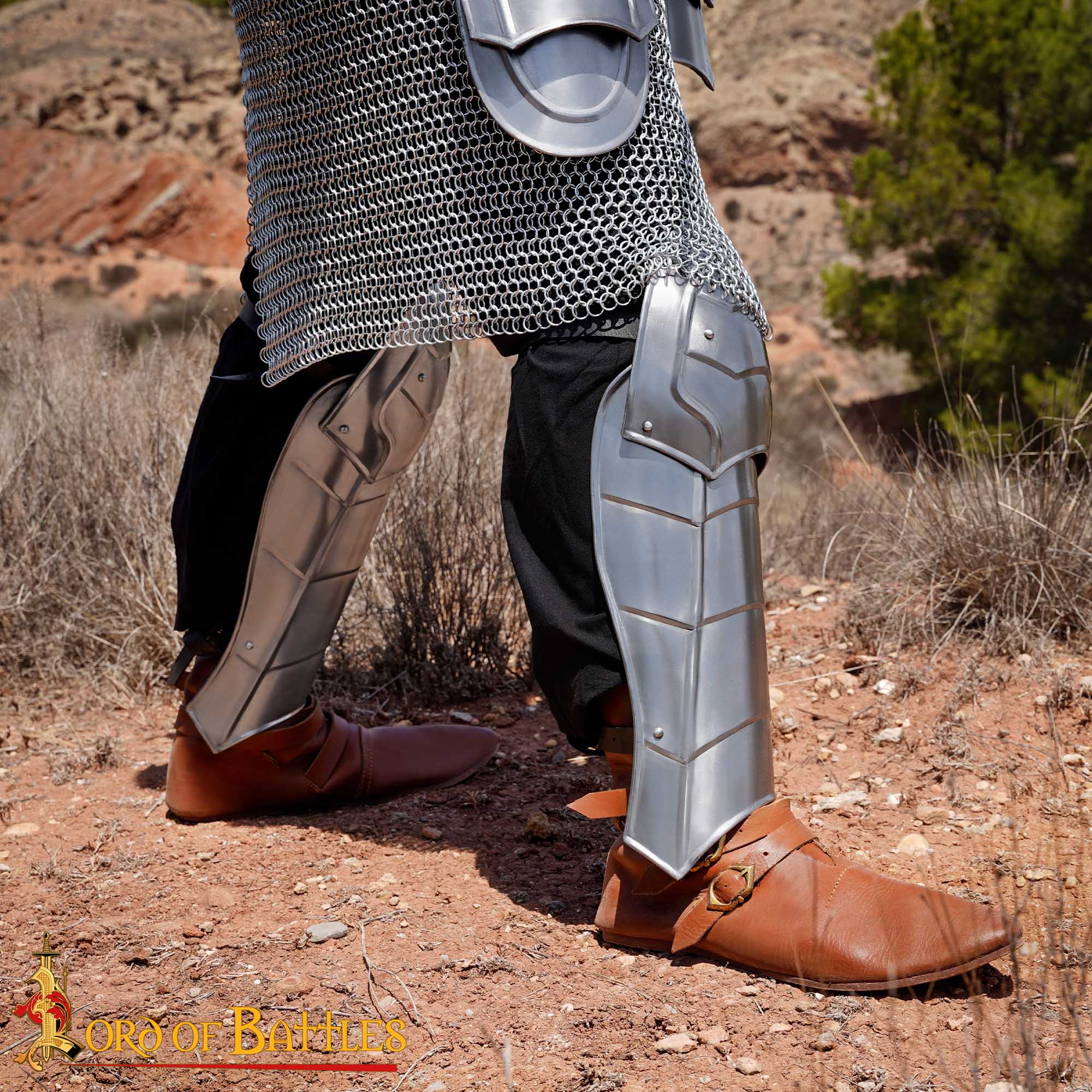 Imagen única de: Grebas de Acero Dark Knight con Poleyns / Rodilleras Incluidas Calibre 18
