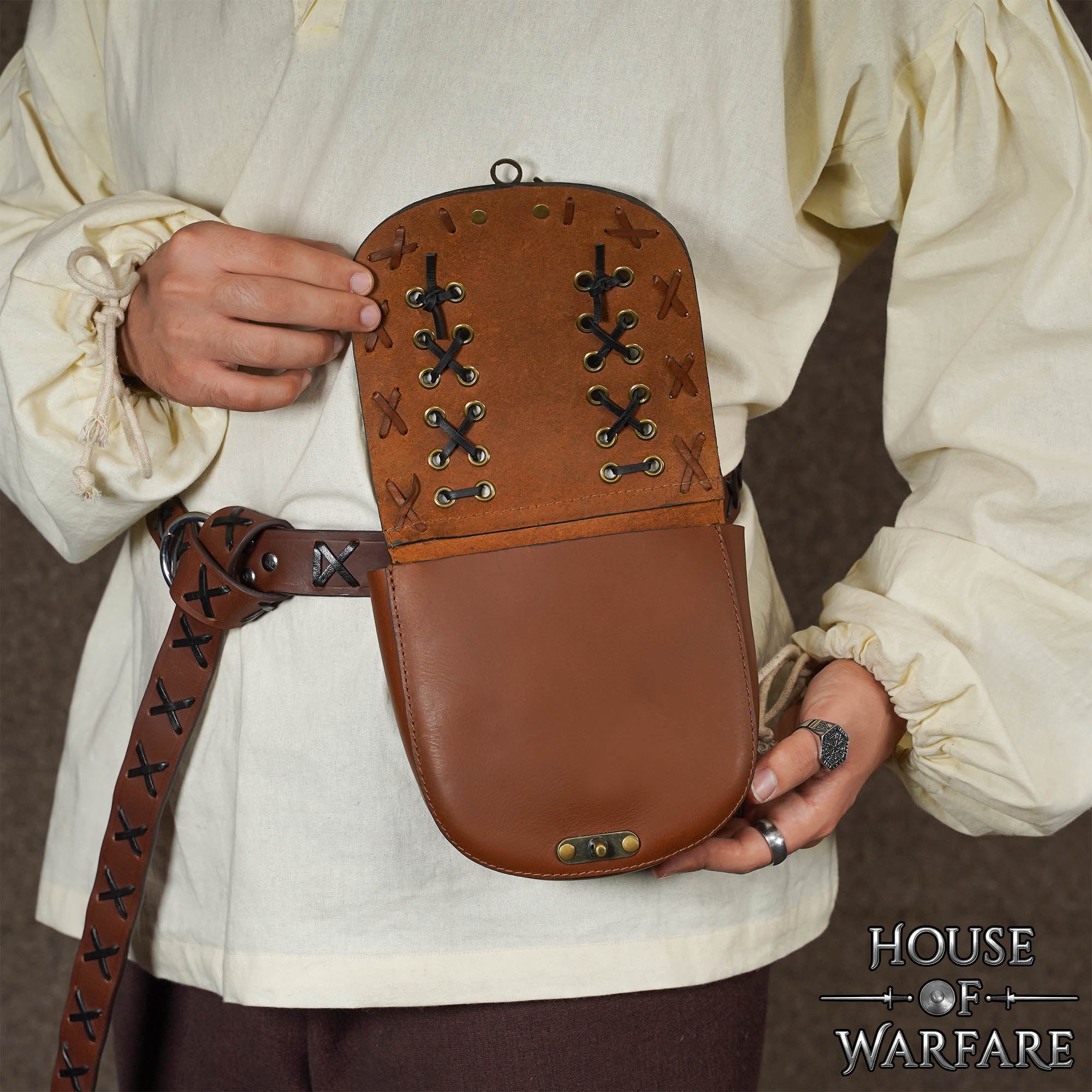 Imagen única de: Bolsa Medieval de Cuero para Cinturón con Cierre - Bolso Marrón con Cordones Cruzados para Larp, Disfraces Vikingos y Renacentistas