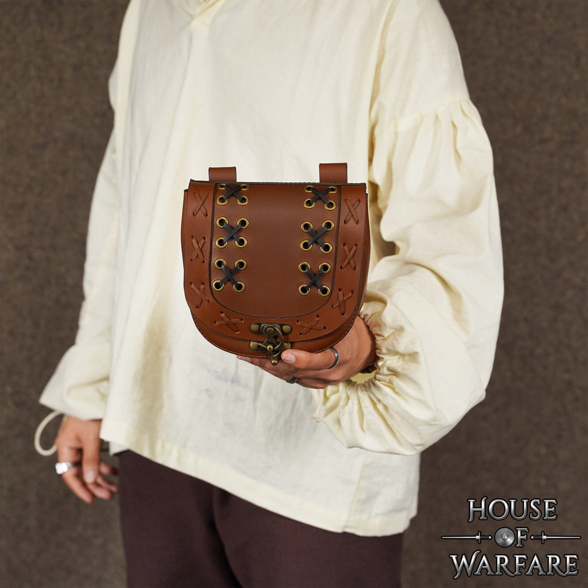Imagen única de: Bolsa Medieval de Cuero para Cinturón con Cierre - Bolso Marrón con Cordones Cruzados para Larp, Disfraces Vikingos y Renacentistas
