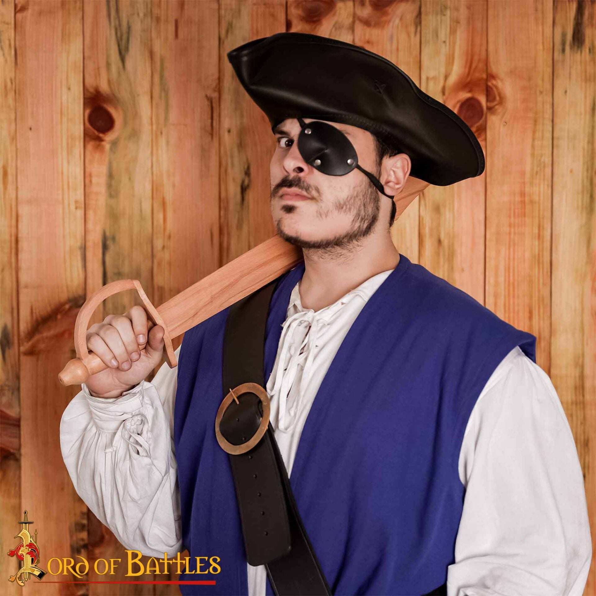 Imagen única de: Espada de Práctica Pirata de Madera - Puntal de Entrenamiento Artesanal de 30" con Acabado Natural