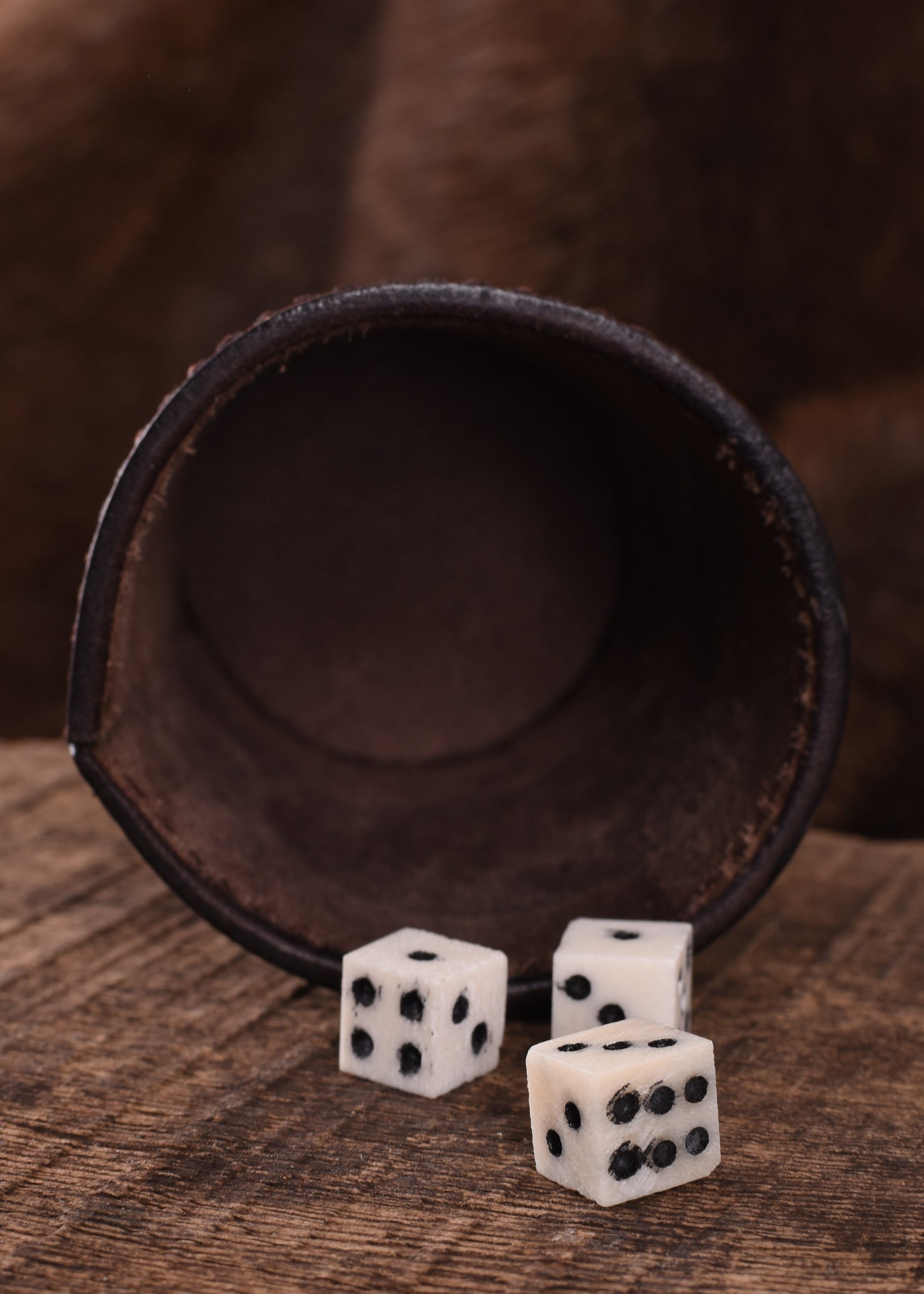 Imagen única de: Cubitera De Cuero Con Motivo De Dragón En Relieve, Estilo Gelatina, Marrón Oscuro
