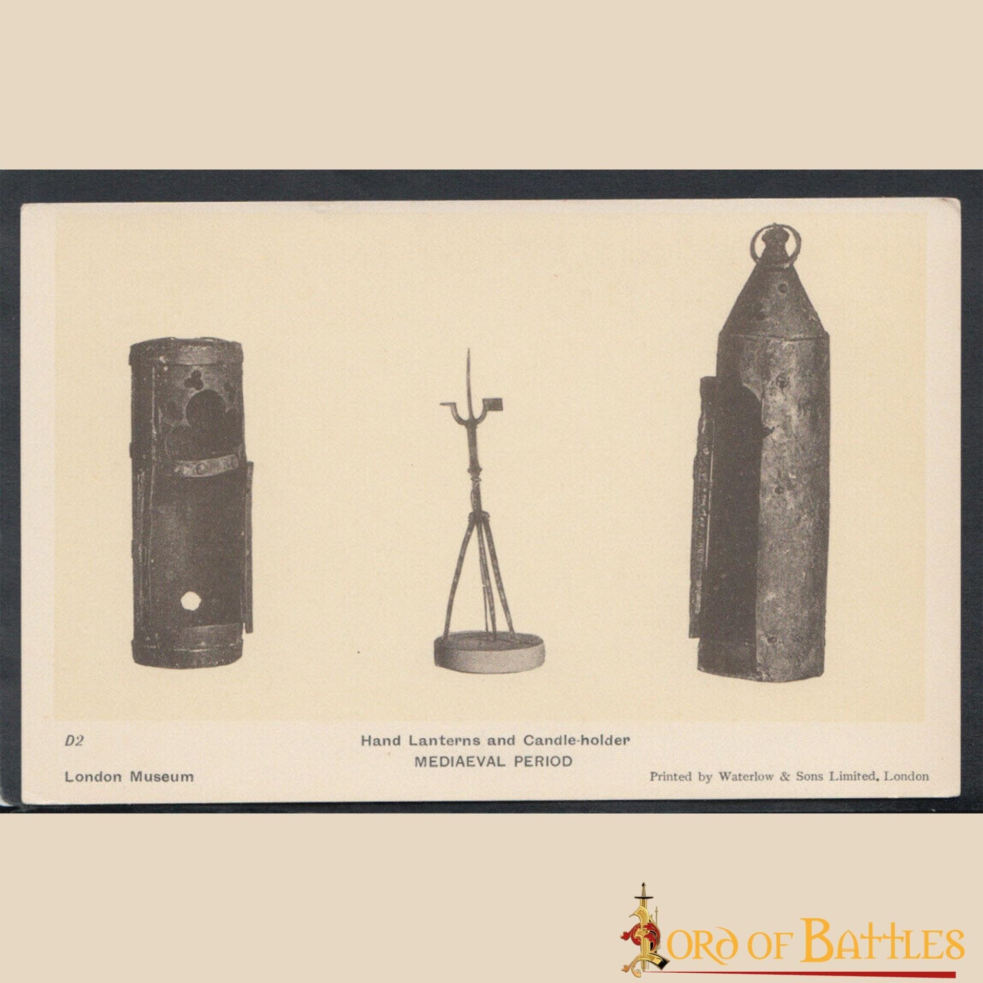 Imagen única de: Farol Medieval de Hierro para Velas con Recortes de Trébol y Asa Anular