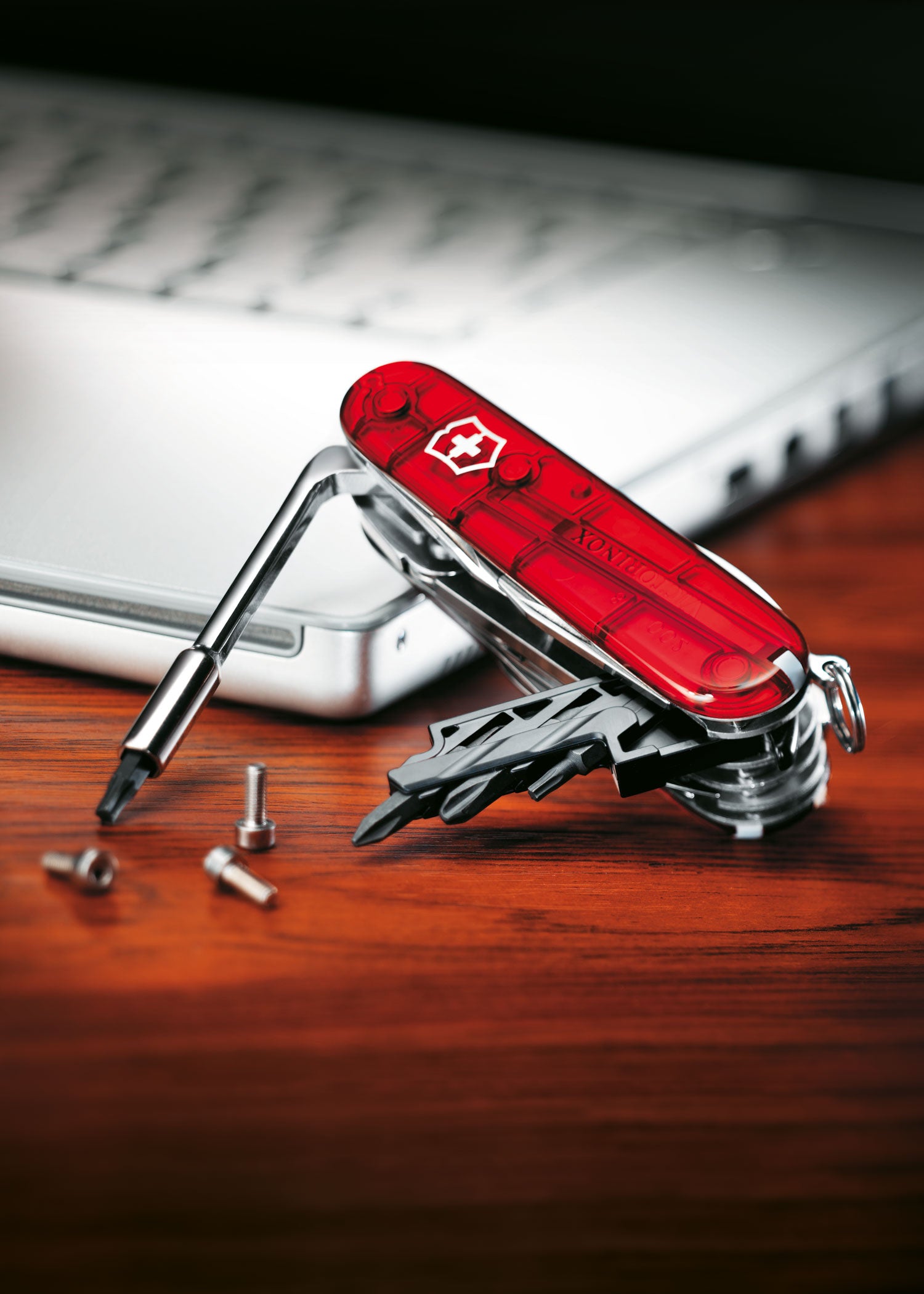 Imagen única de: Cybertool M, Rojo Transparente