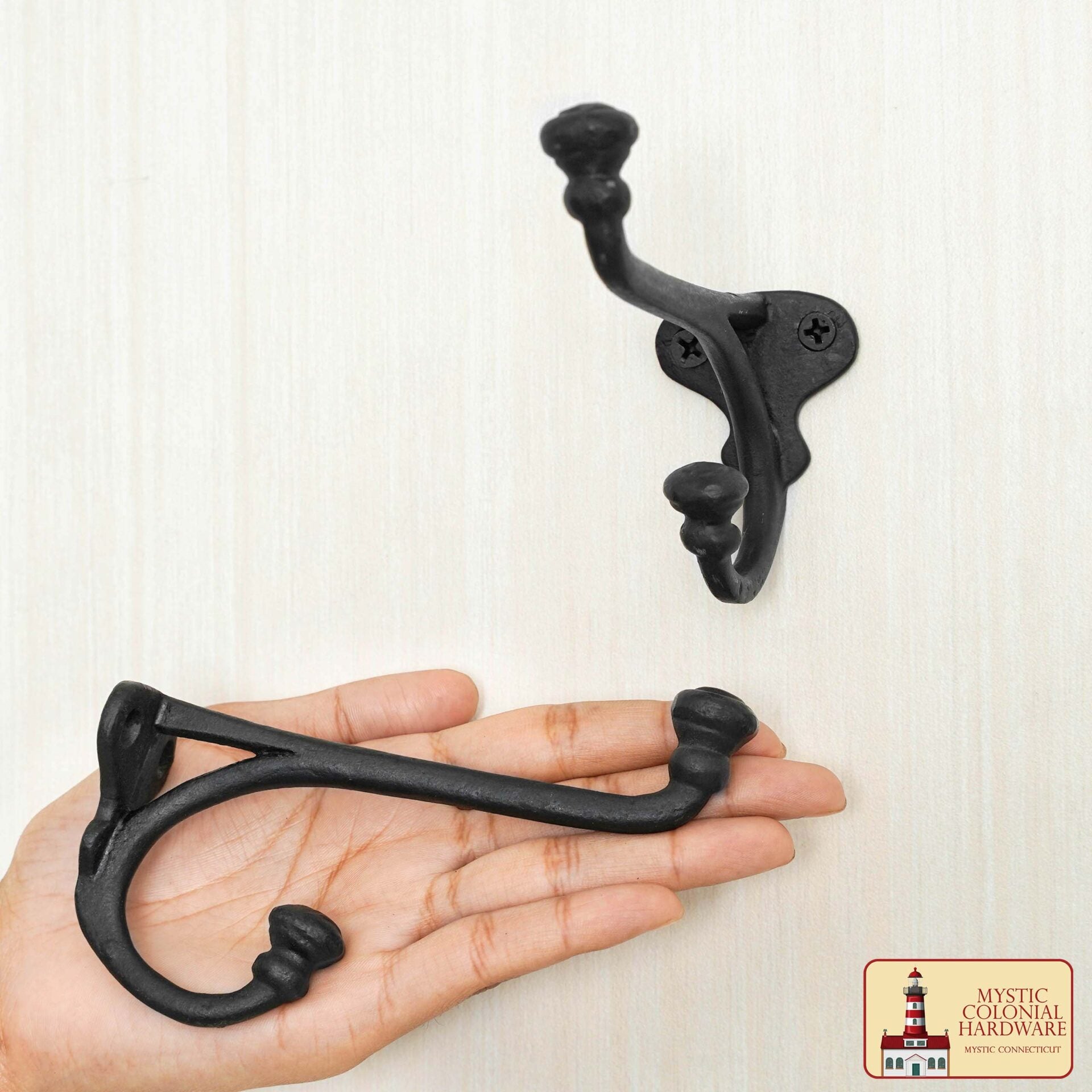 Imagen única de: Ganchos de Pared Rústicos de Hierro Fundido, Ganchos Utilitarios Retro Resistentes para Colgar Abrigos, Bolsos, Toallas, Batas, Sombreros y Más, Paquete de 2, Negro
