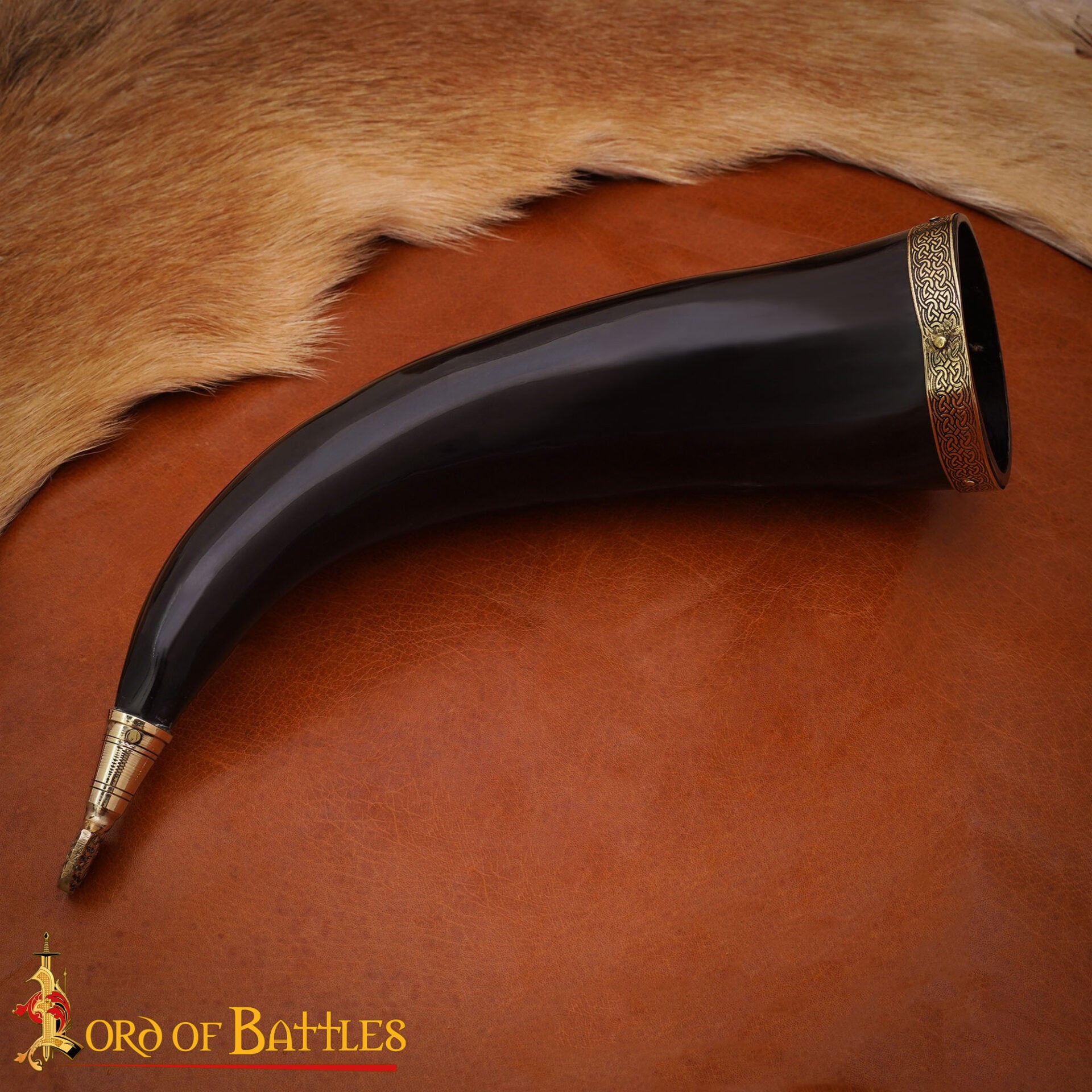 Imagen única de: Cuerno para Beber Vikingo Grabado -cuerno de Buey Pulido con Borde y Punta de Latón | Motivo de Pájaro Nórdico