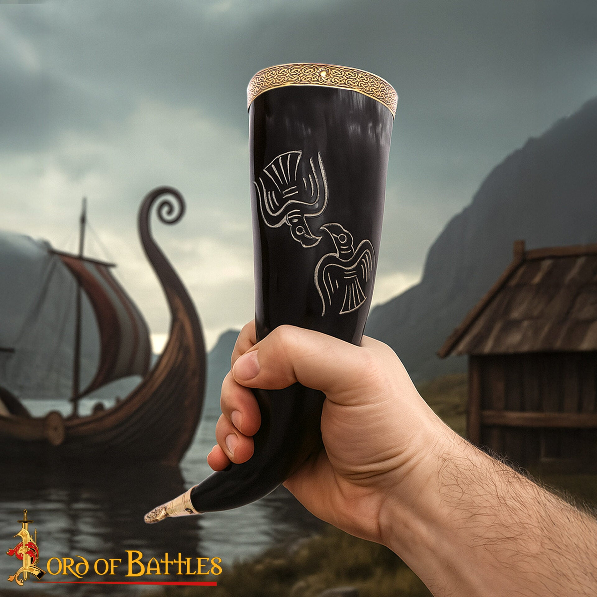 Imagen única de: Cuerno para Beber Vikingo Grabado -cuerno de Buey Pulido con Borde y Punta de Latón | Motivo de Pájaro Nórdico
