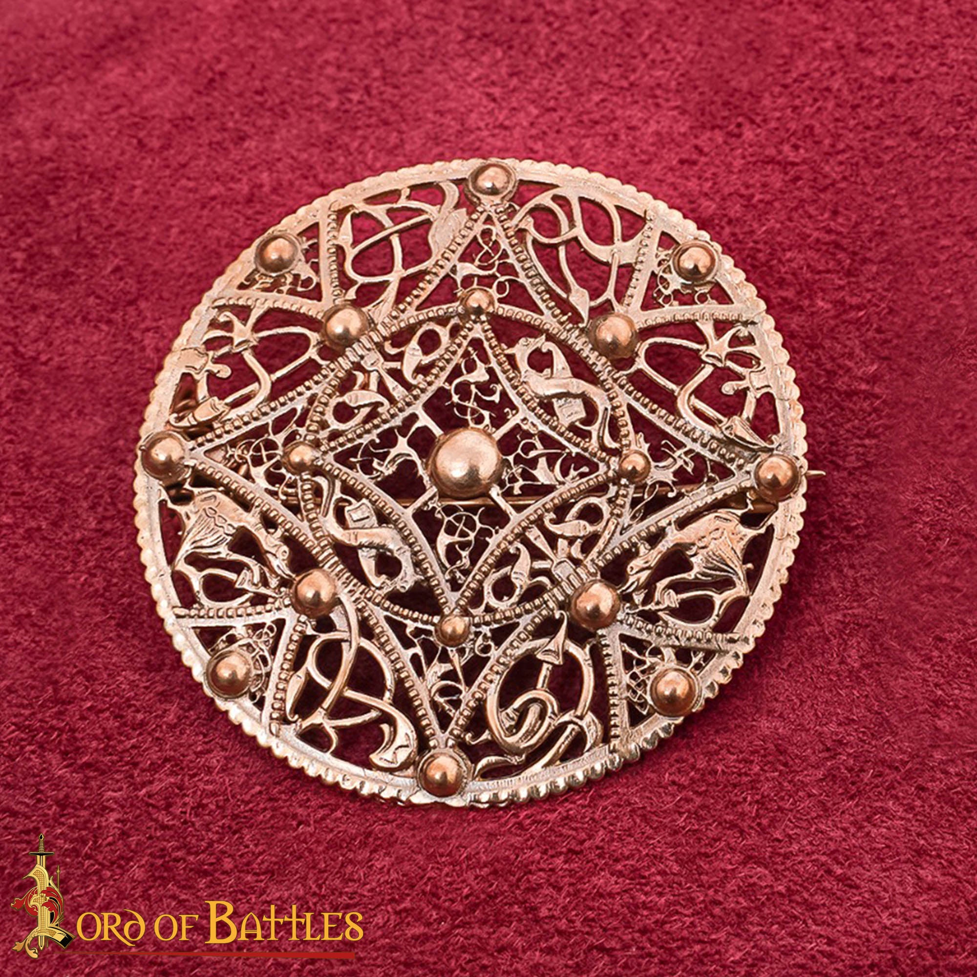Imagen única de: Broche de Disco Redondo de Bronce Vikingo - Patrón de Filigrana Estilo Nórdico del Siglo X